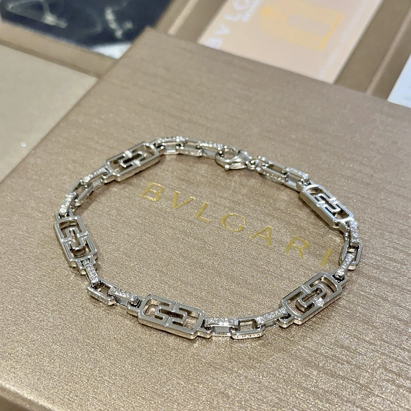 Bvlgari Parentesi bracelet silver-toned metal with clear diamond accents 18