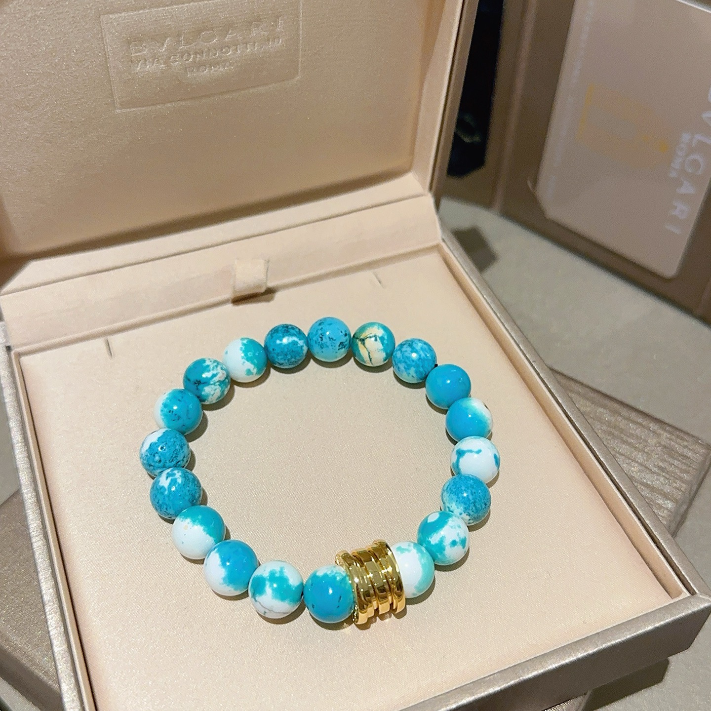 Bvlgari DIVAS DREAM bracelet yellow gold with turquoise and white marbled beads 18