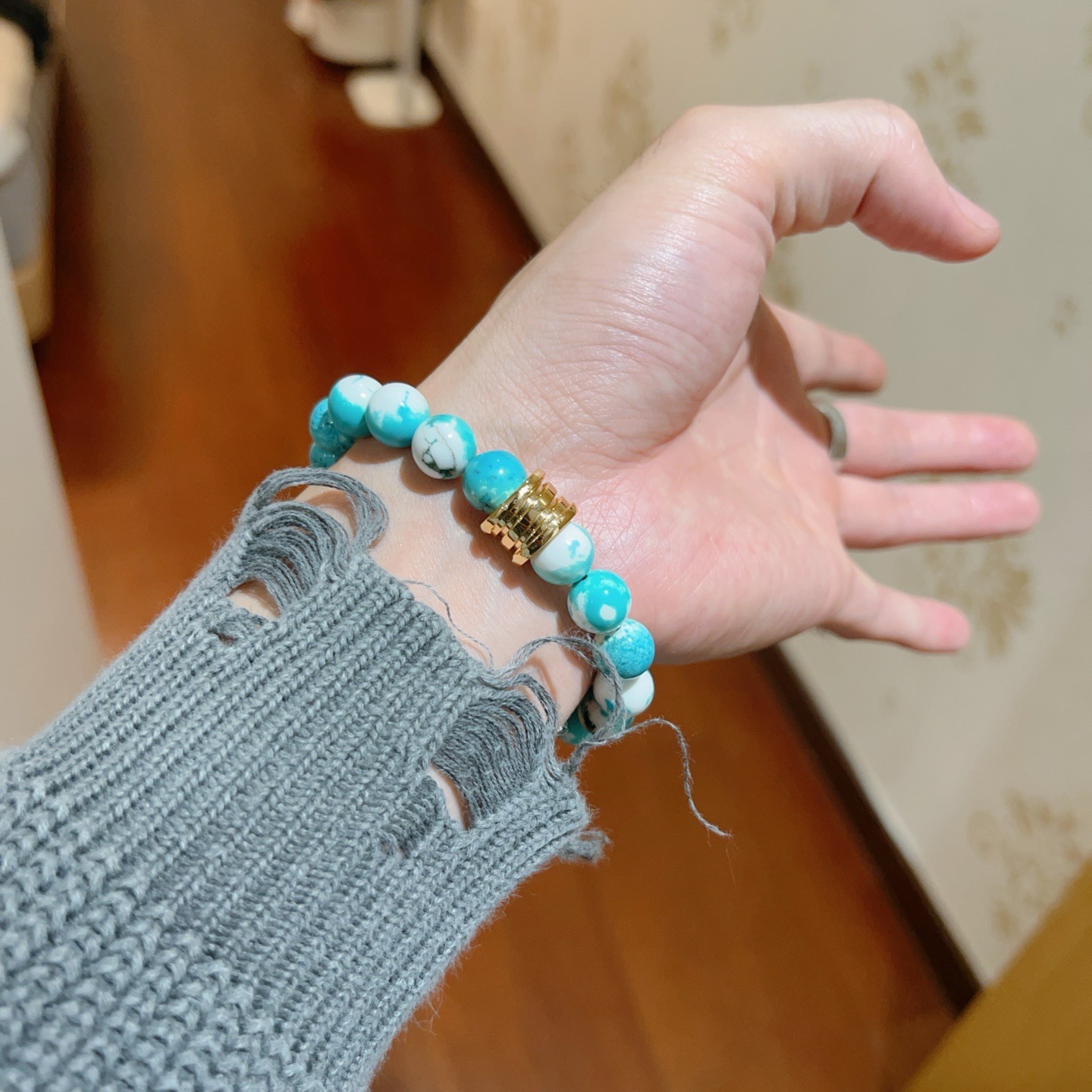Bvlgari DIVAS DREAM bracelet yellow gold with turquoise and white marbled beads 18