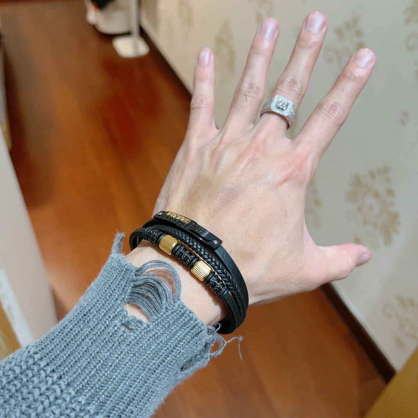 Bvlgari Serpenti Forever bracelet Black leather with gold-tone metal accents and black pave stone details 19cm