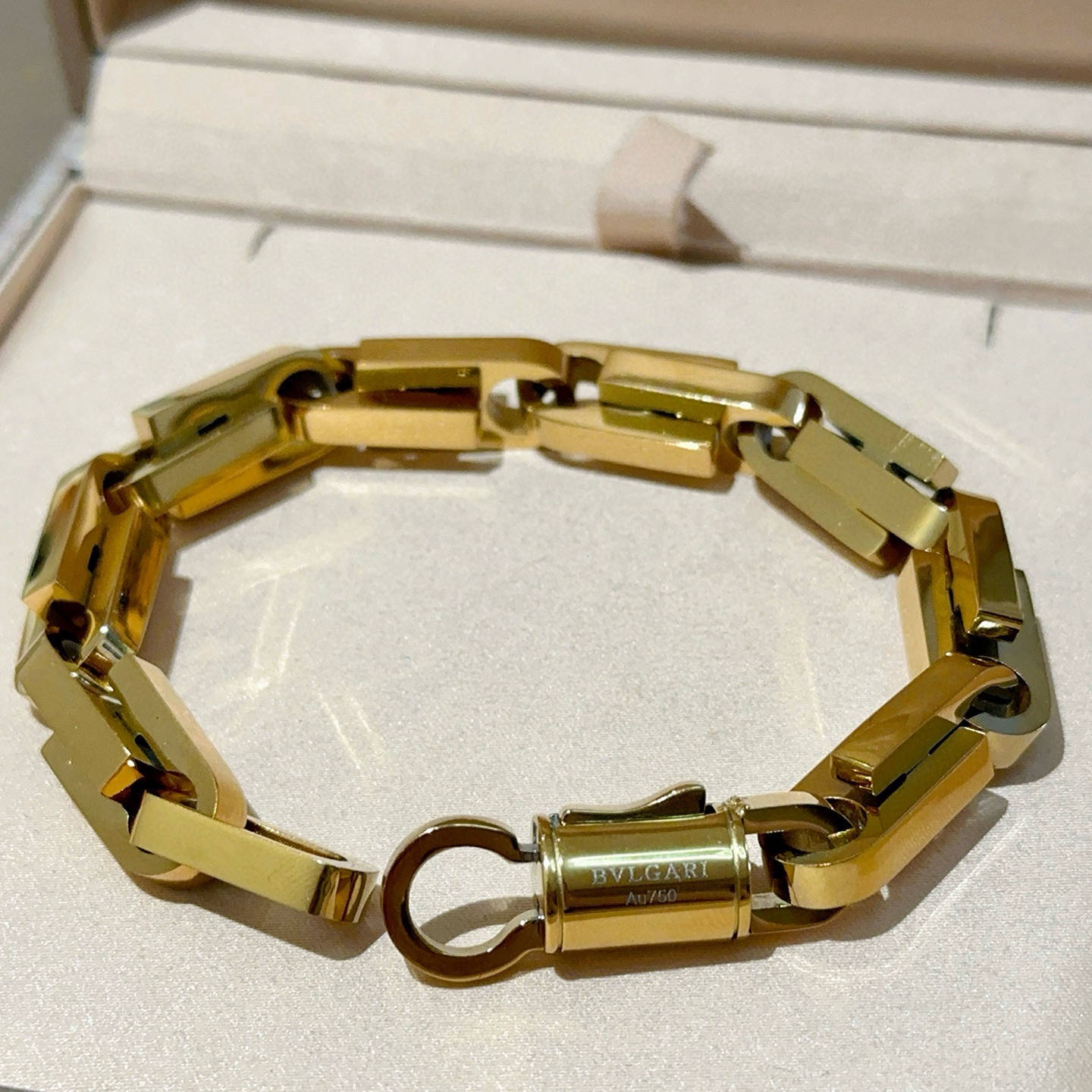 Bvlgari DIVAS DREAM bracelet 18K yellow gold 19cm