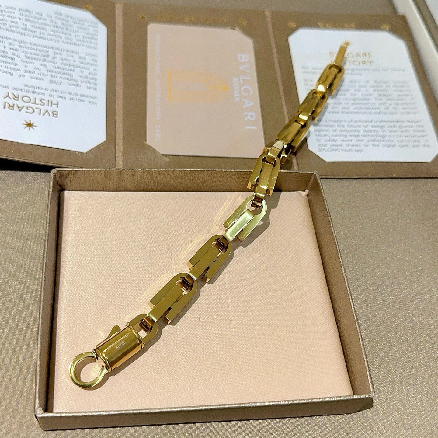 Bvlgari DIVAS DREAM bracelet 18K yellow gold 19cm