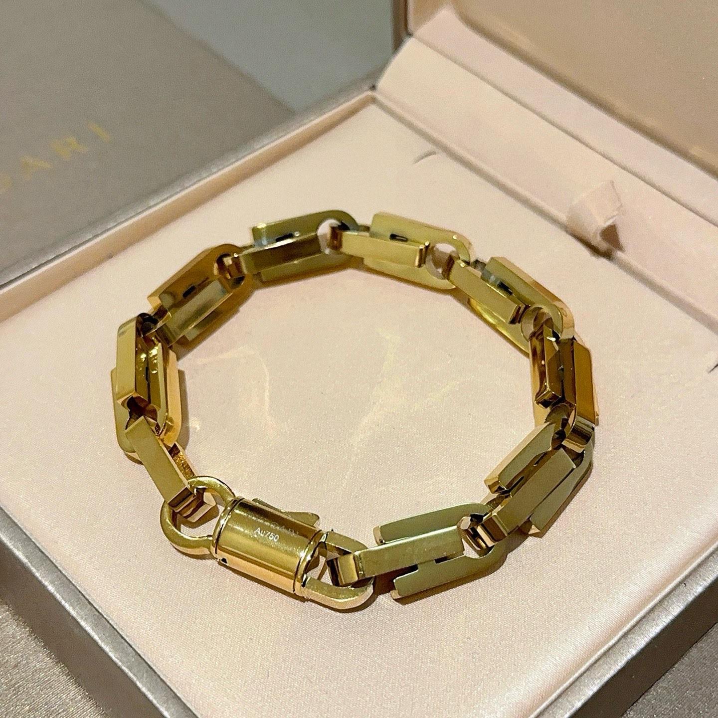 Bvlgari DIVAS DREAM bracelet 18K yellow gold 19cm