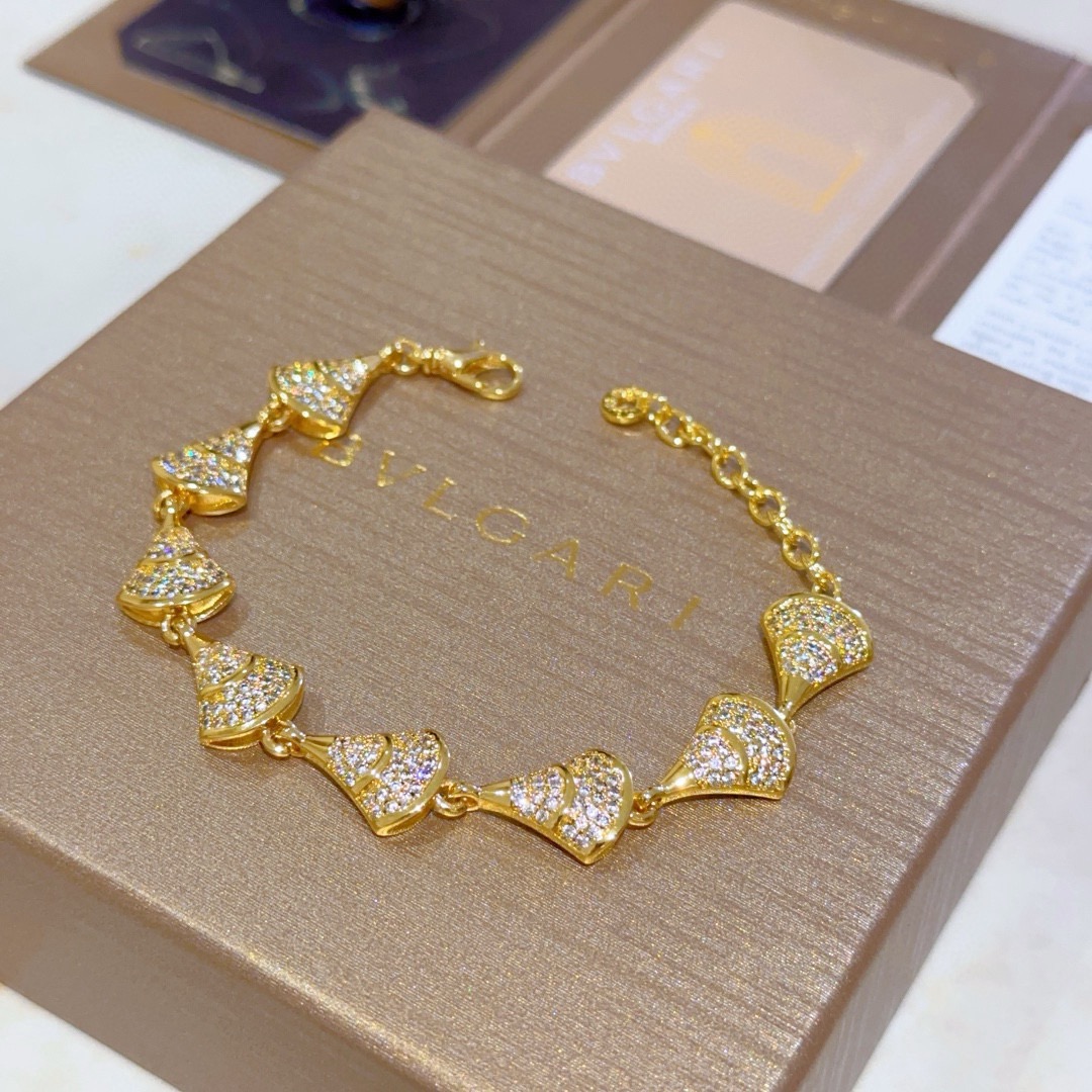Bvlgari DIVAS DREAM bracelet yellow gold with clear pave diamonds 18cm