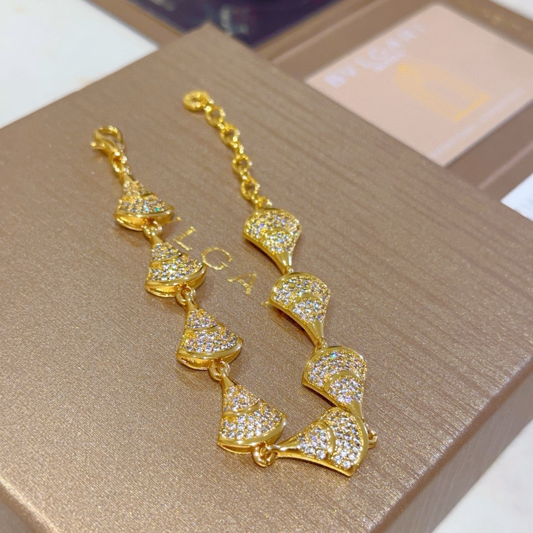 Bvlgari DIVAS DREAM bracelet yellow gold with clear pave diamonds 18cm