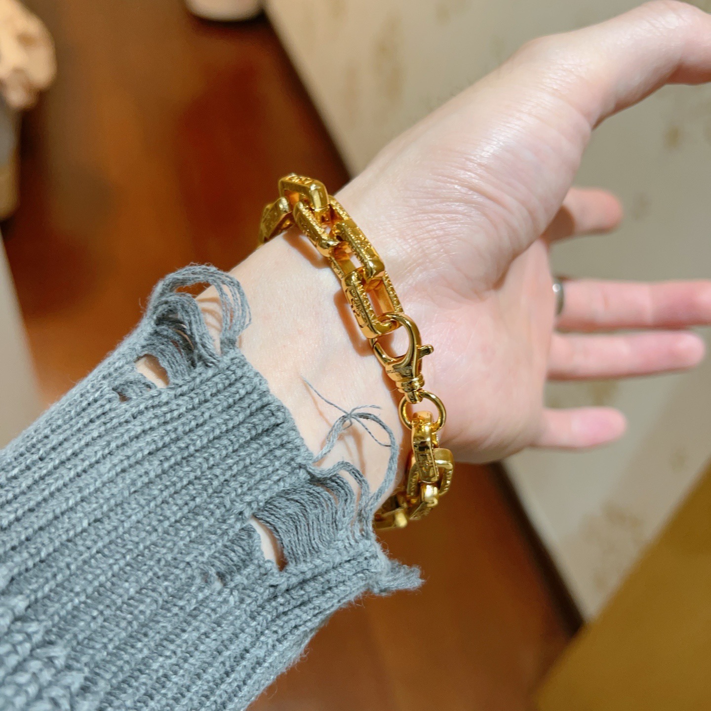 Bvlgari Bvlgari V Chain bracelet 18k yellow gold 20