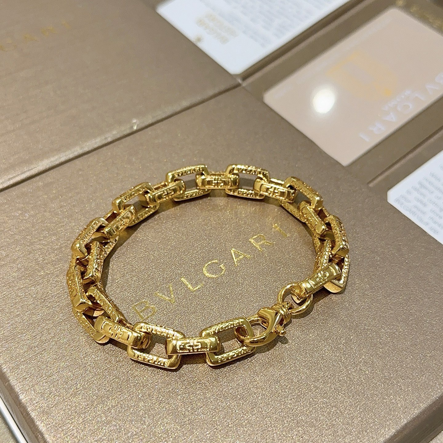 Bvlgari Bvlgari V Chain bracelet 18k yellow gold 20