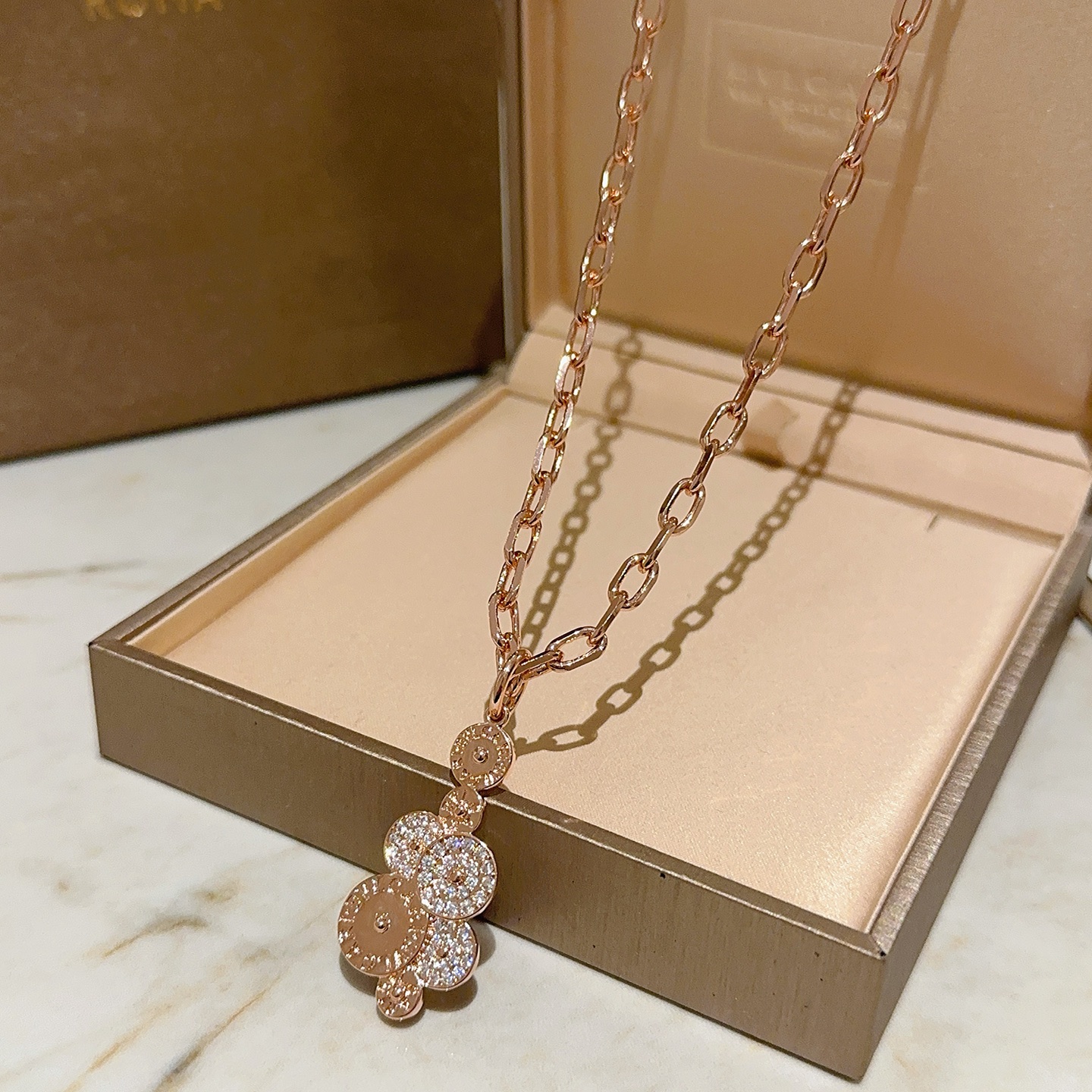 Bvlgari DIVAS DREAM necklace Rose gold with clear pave diamonds 45cm
