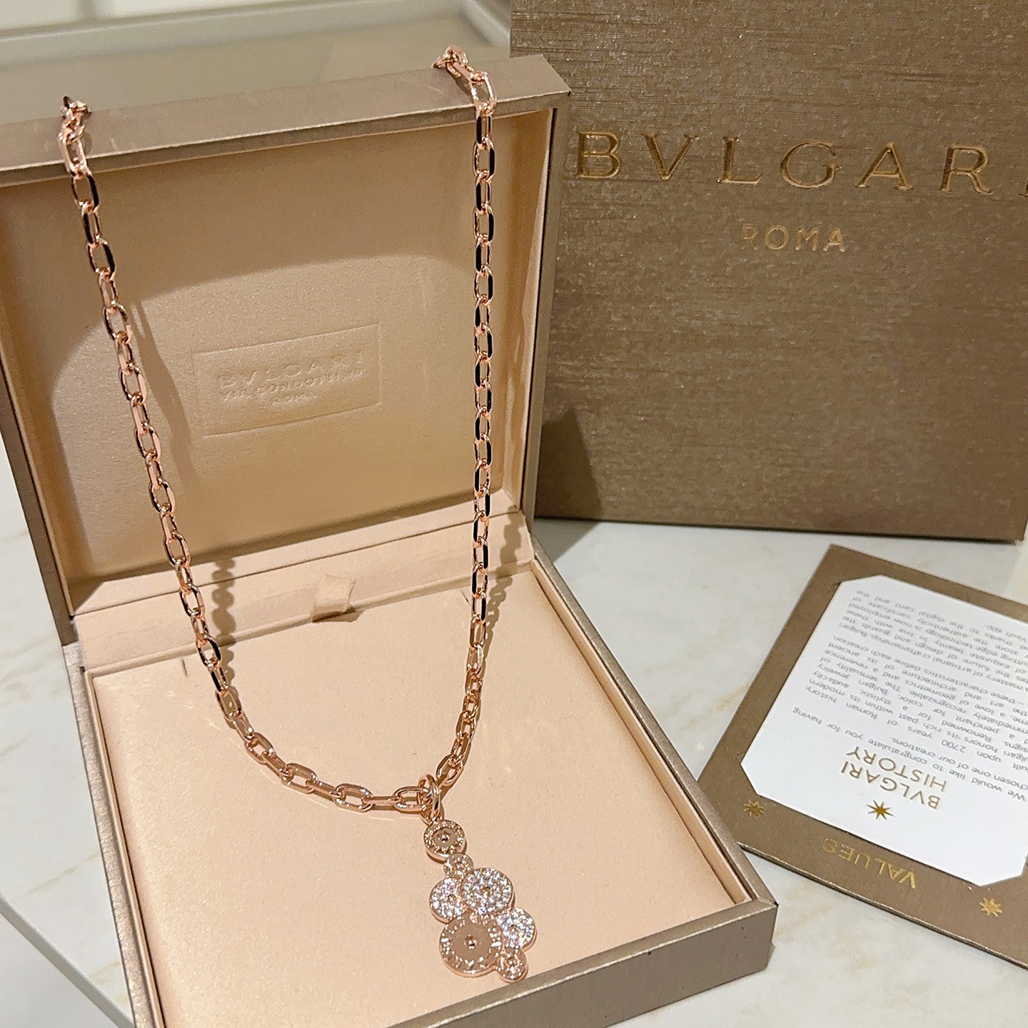 Bvlgari DIVAS DREAM necklace Rose gold with clear pave diamonds 45cm