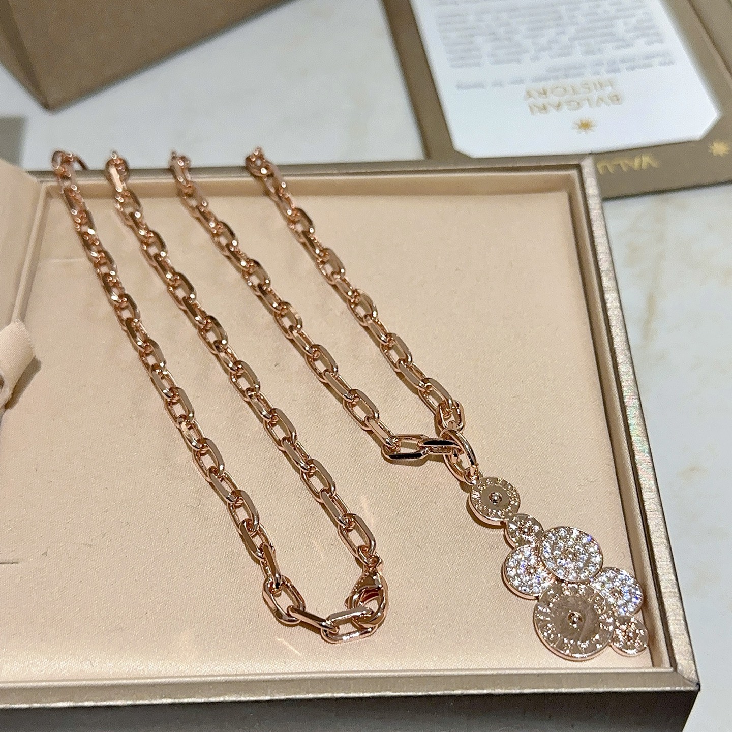 Bvlgari DIVAS DREAM necklace Rose gold with clear pave diamonds 45cm
