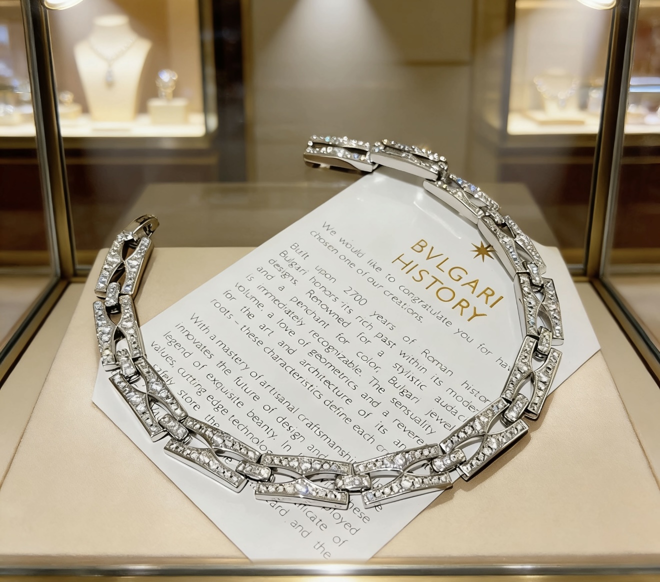 Bvlgari DIVAS DREAM bracelet 18k white gold with pave diamonds 18cm