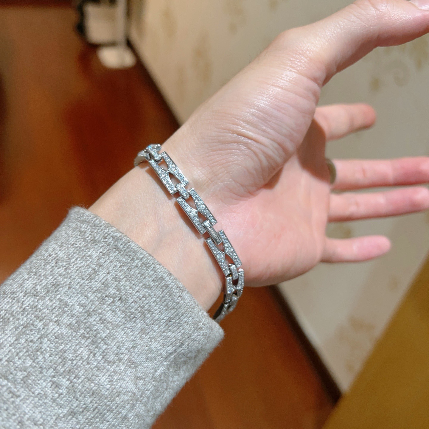 Bvlgari DIVAS DREAM bracelet 18k white gold with pave diamonds 18cm