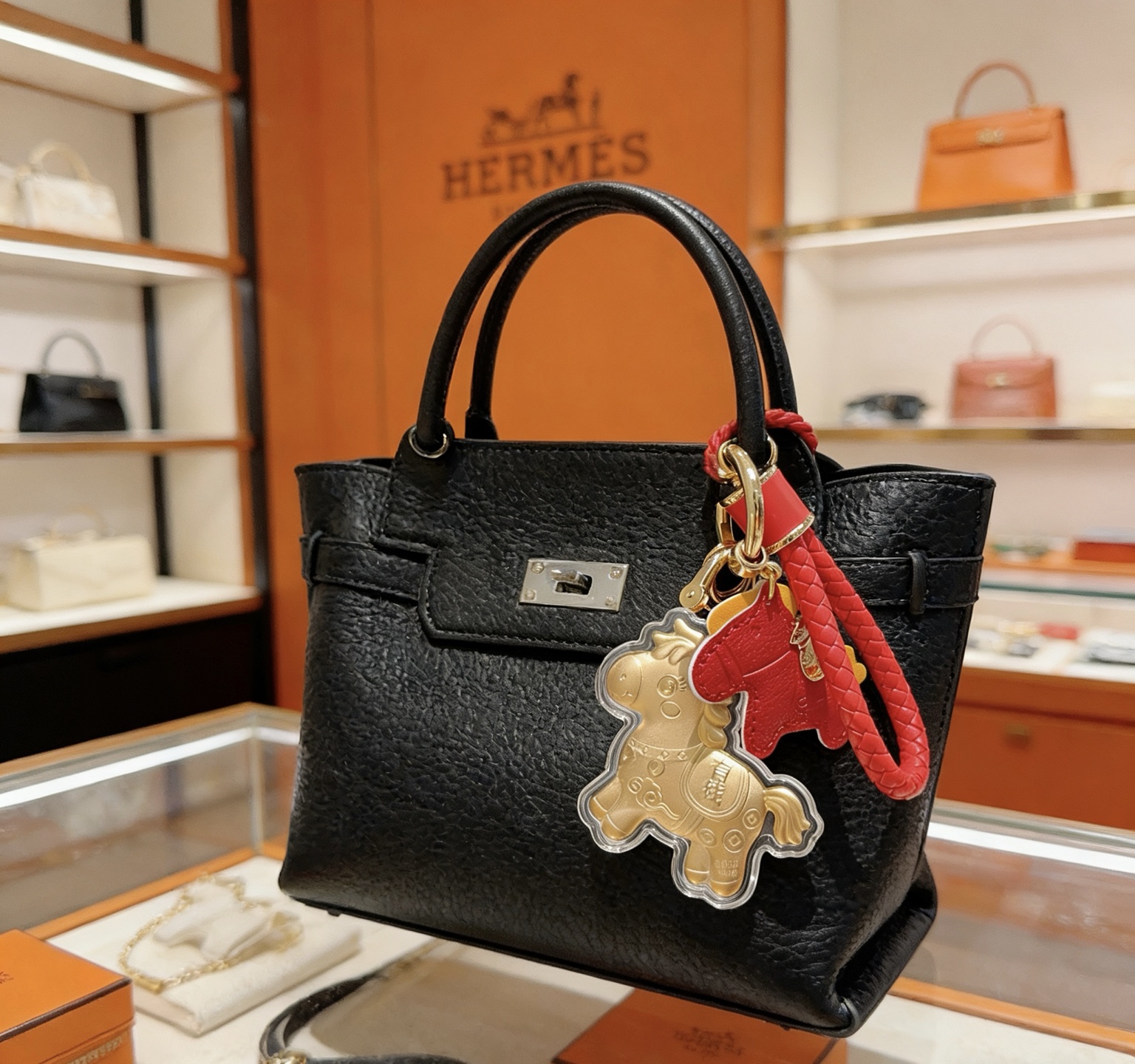 Ciondolo Hermes in oro rosso 12 cm
