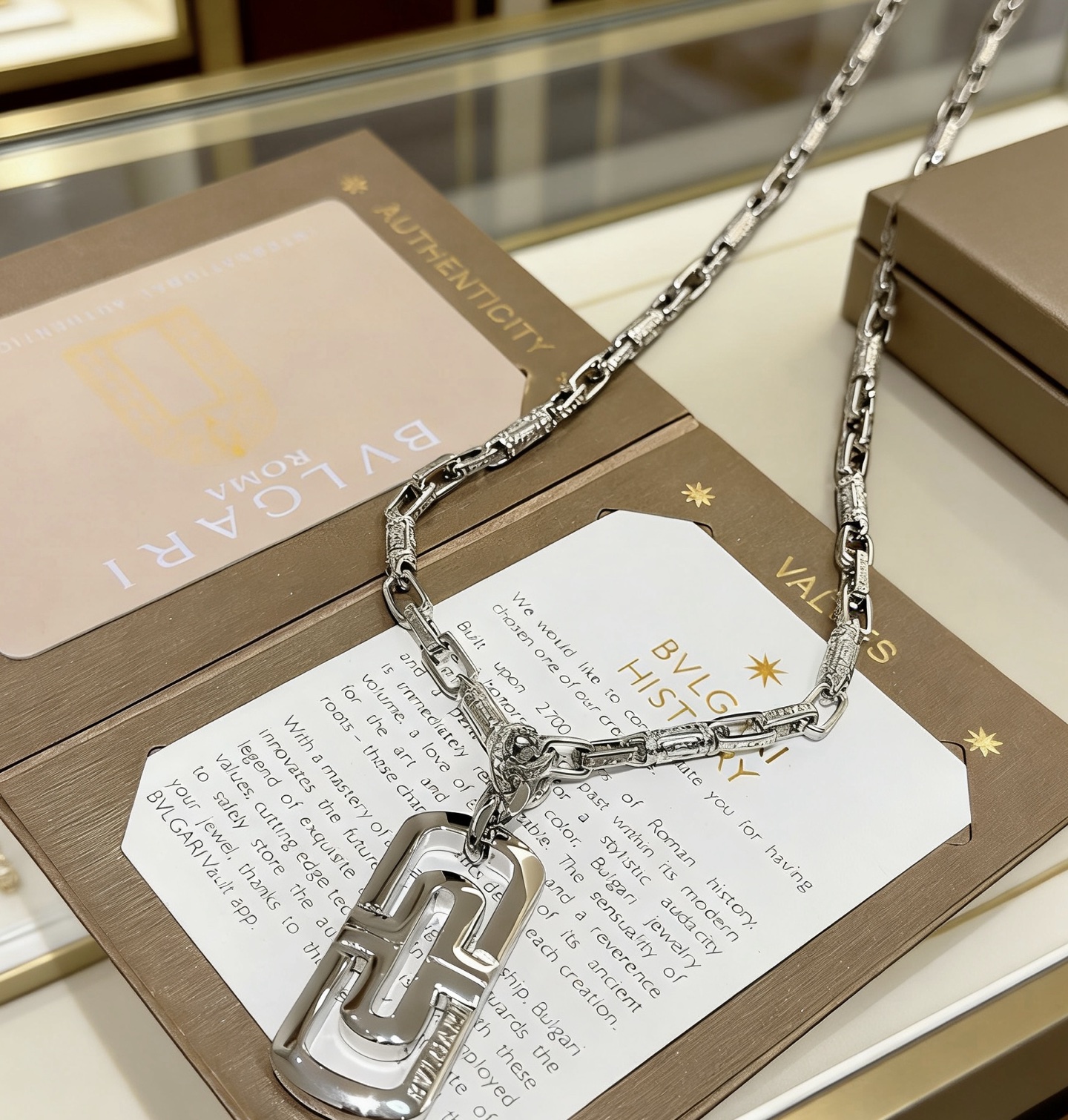 Bvlgari Bvlgari V necklace silver-toned metal 60cm