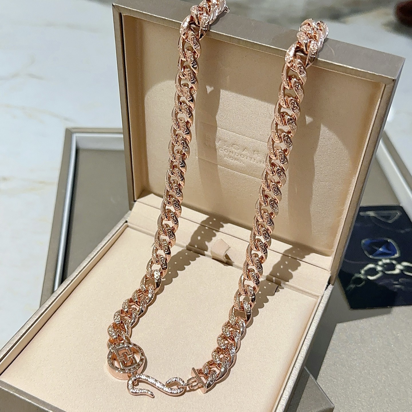 Bvlgari DIVAS DREAM necklace 18K rose gold with diamond accents 60