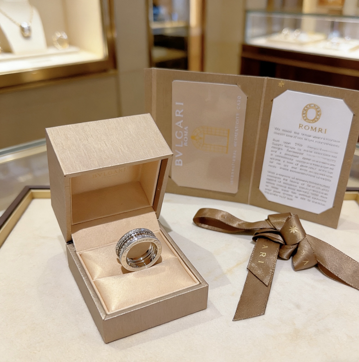 Bvlgari B zero1 Rock ring 18k white gold clear diamond 10