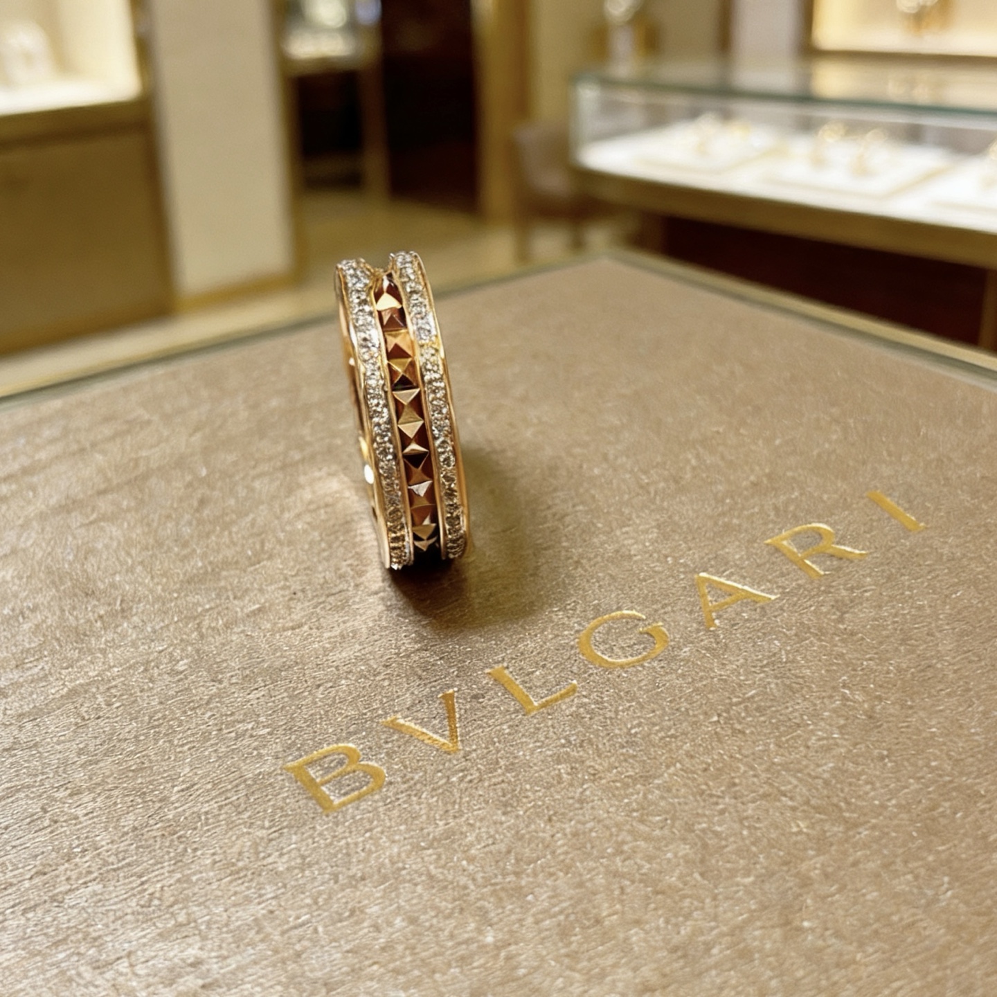 Bvlgari B zero1 ring 18k yellow gold with clear pave diamonds 10