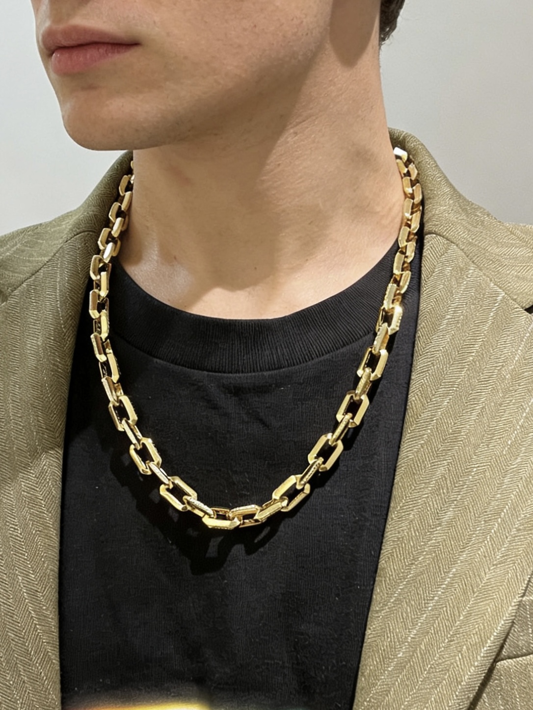 Bvlgari Bvlgari Bvlgari Chain necklace 18k yellow gold with clear diamond accents and black enamel detailing 50cm