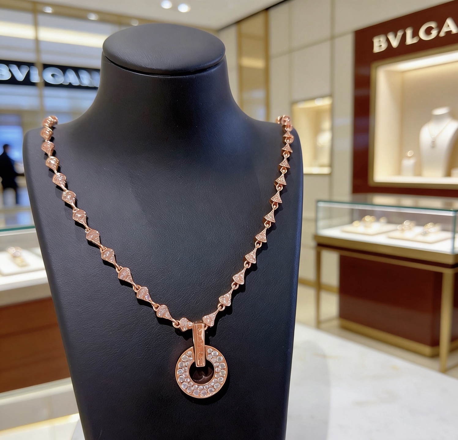 Bvlgari DIVAS DREAM necklace Rose gold with clear pave diamonds 42cm