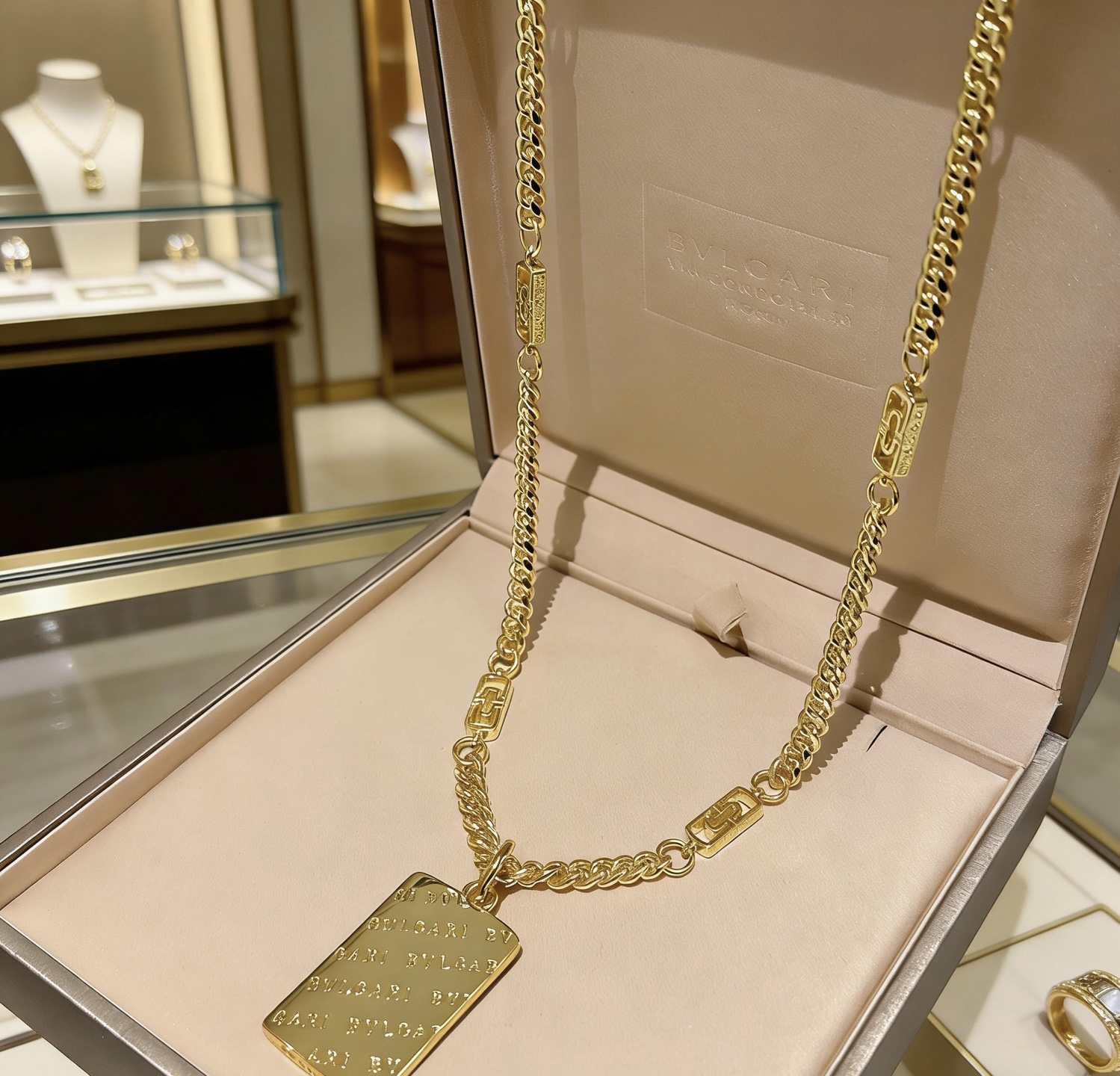 Bvlgari Bvlgari Bvlgari necklace 18K yellow gold 60cm