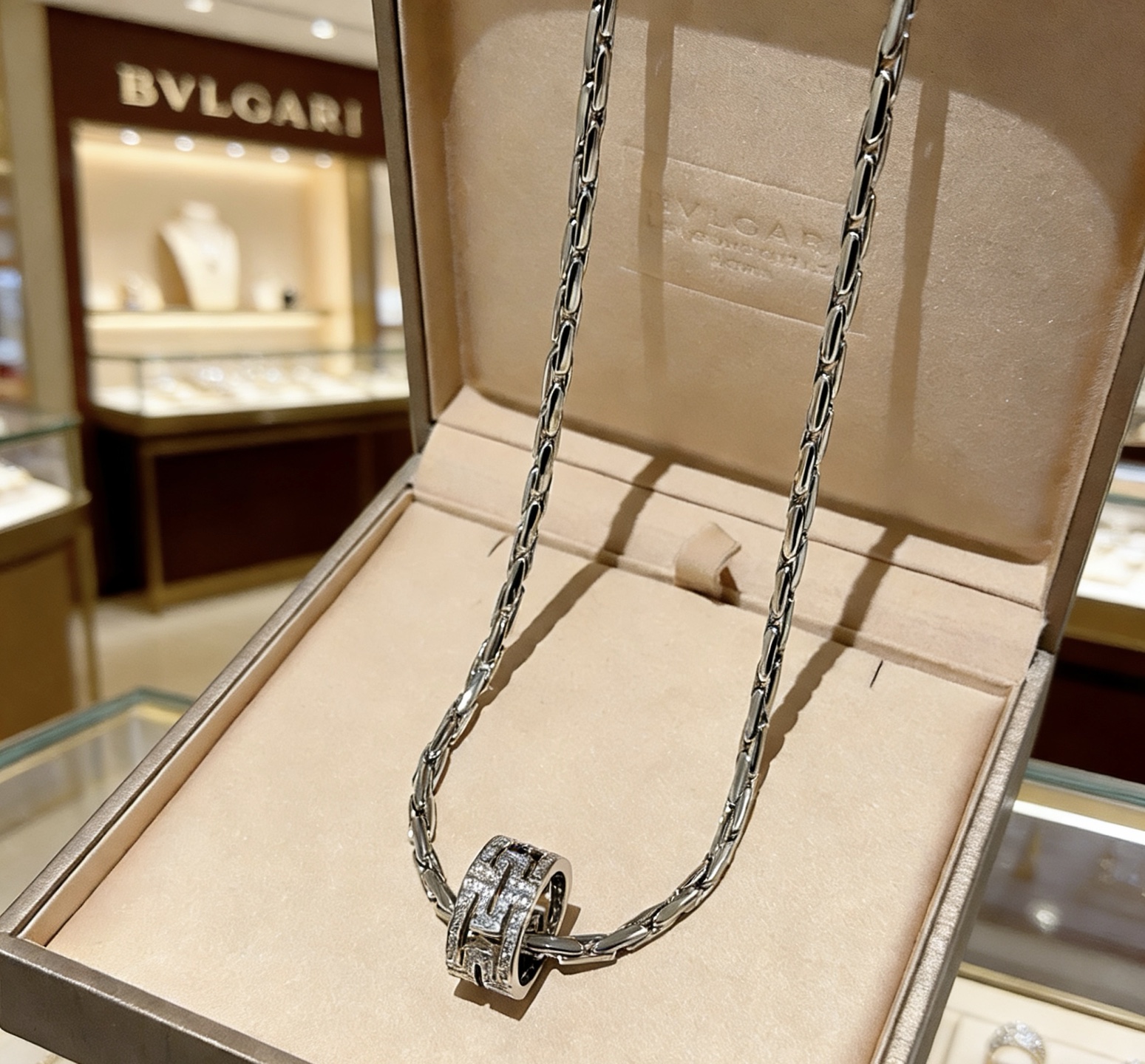 Bvlgari Parentesi necklace Silver-toned white gold with clear diamond accents 60cm
