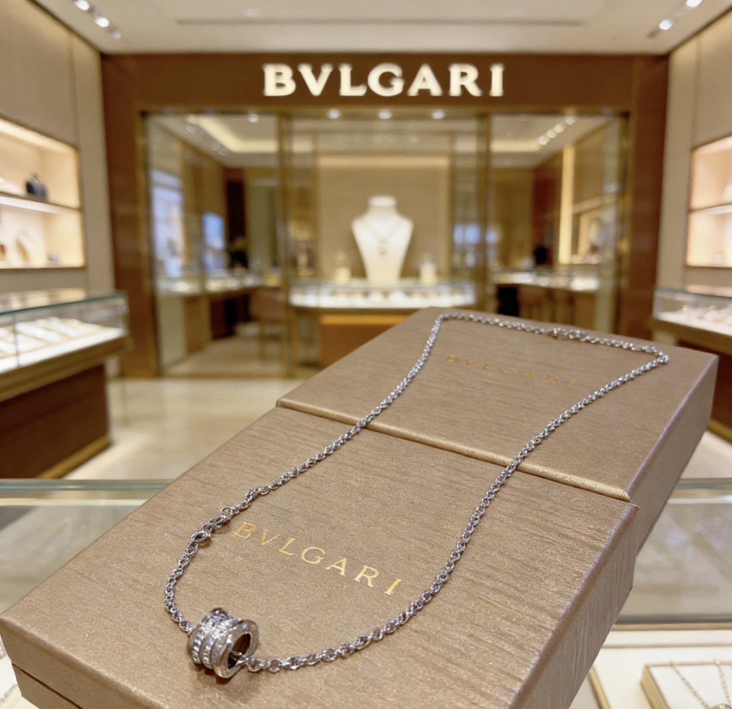 Bvlgari B zero1 necklace Silver-toned white gold with clear diamond accents 42cm