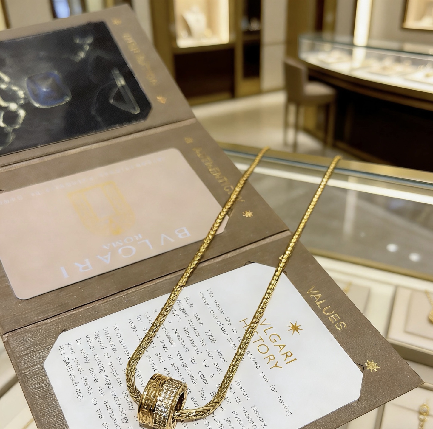 Bvlgari B zero1 necklace 18K yellow gold with pave set clear diamonds 60cm
