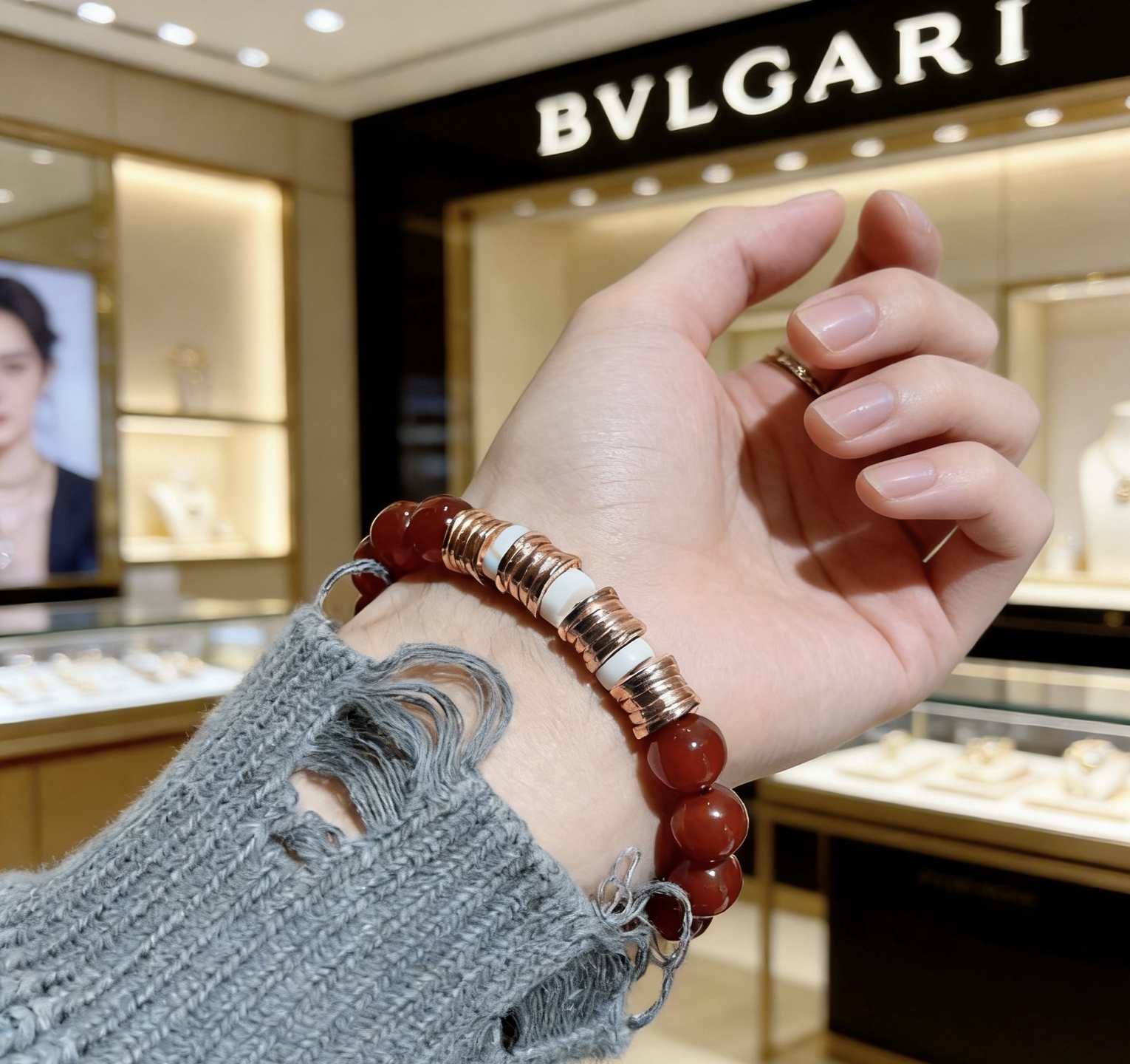 Bvlgari B zero1 bracelet Rose gold with red carnelian and white ceramic accents 18