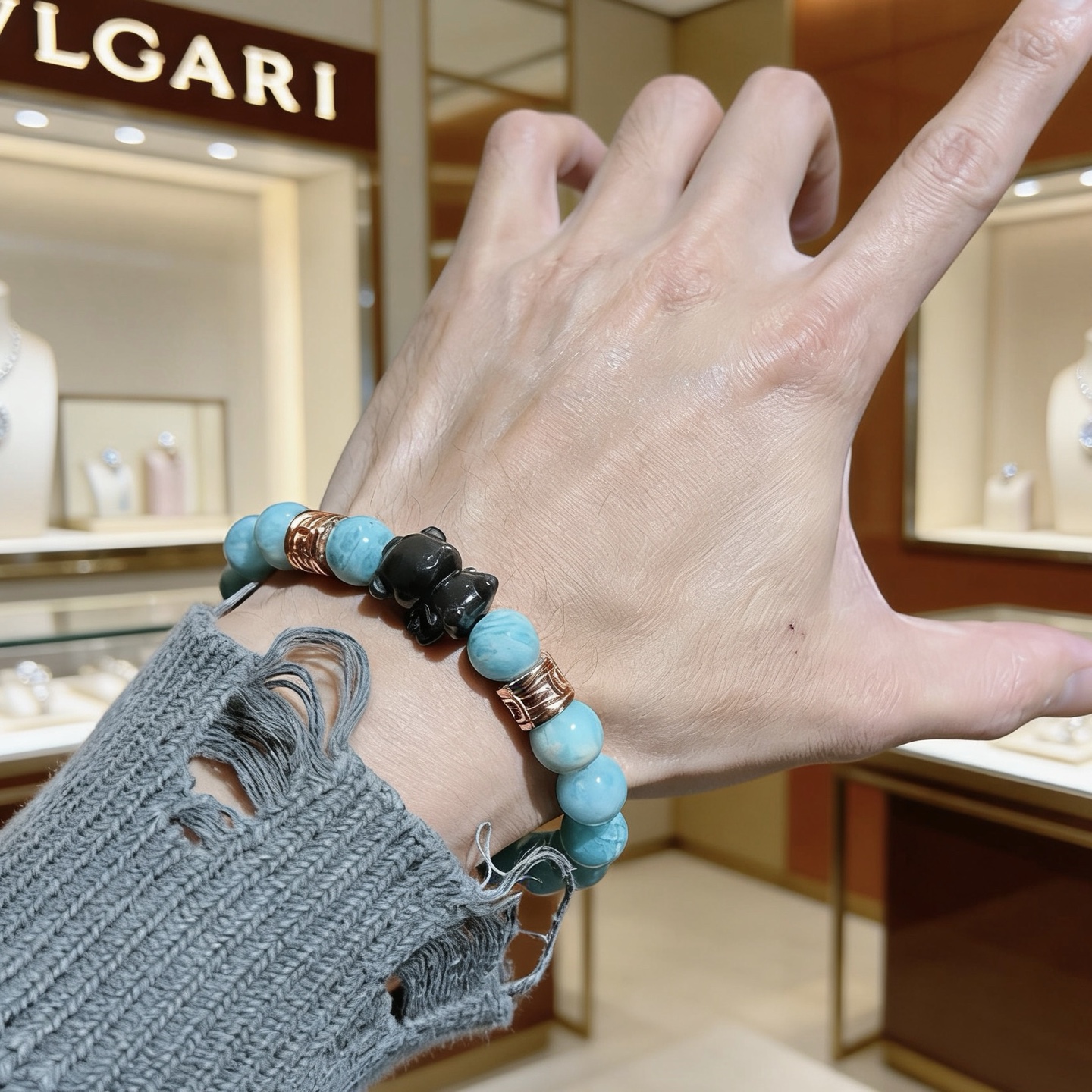 Bvlgari DIVAS DREAM bracelet rose gold light blue aquamarine beads black onyx charm 18