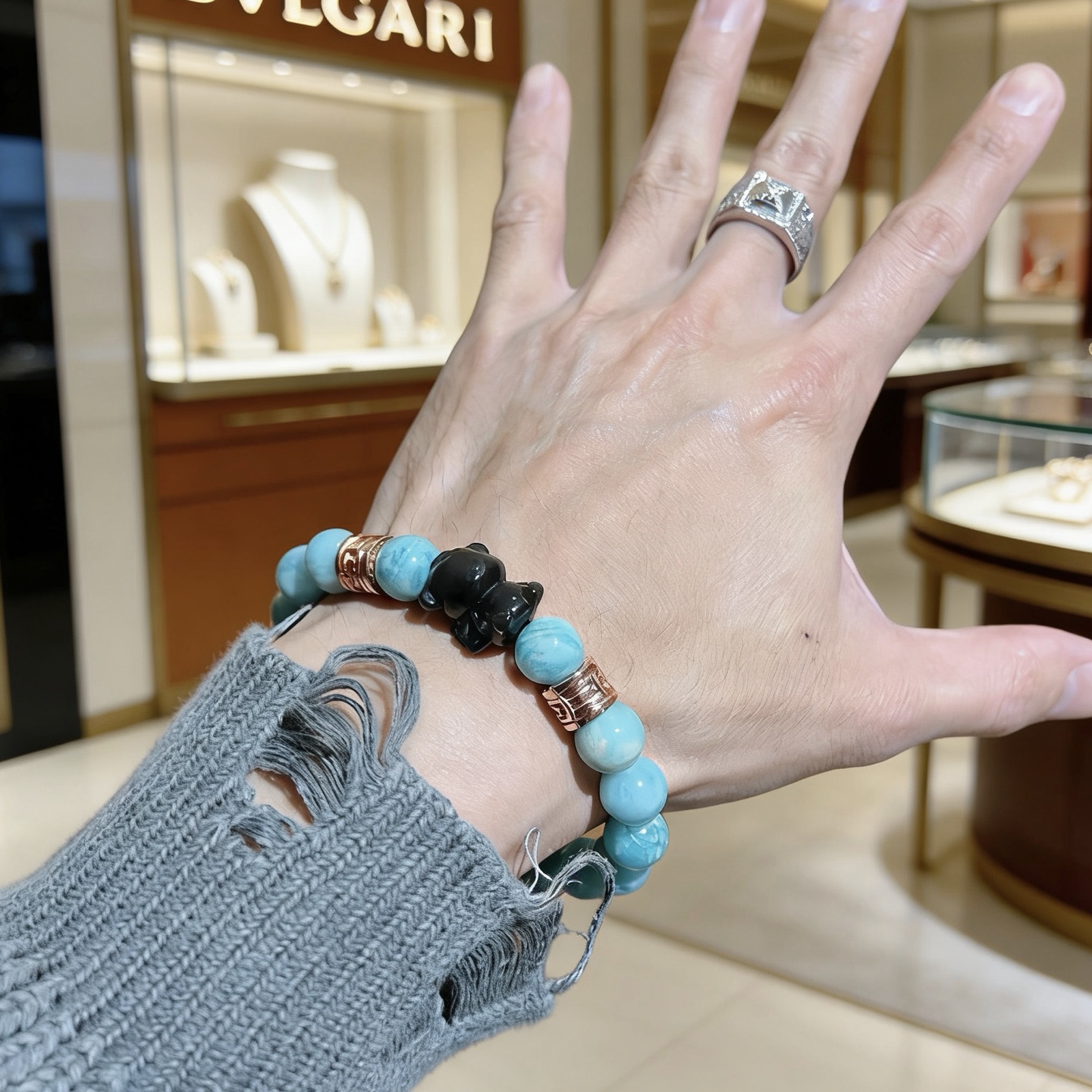 Bvlgari DIVAS DREAM bracelet rose gold light blue aquamarine beads black onyx charm 18