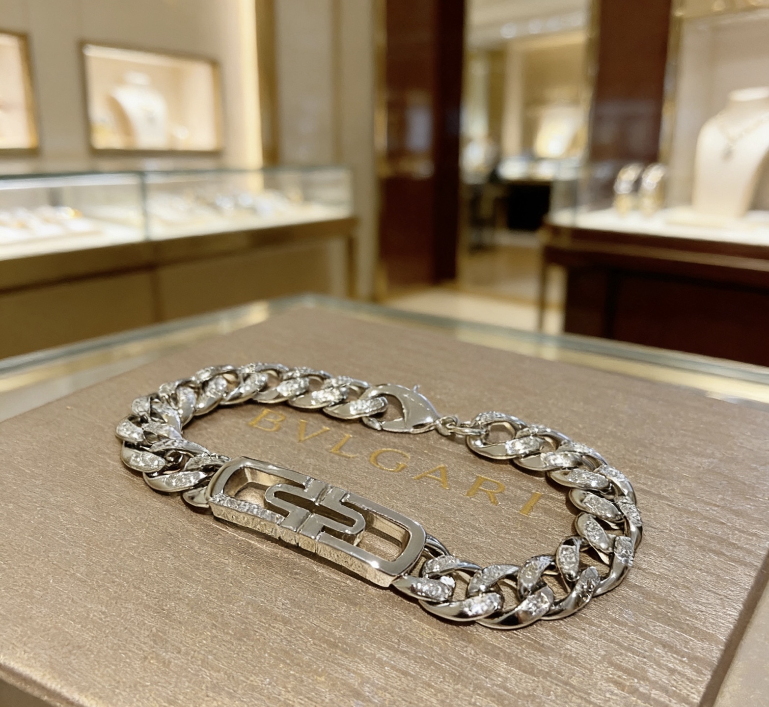 Bvlgari Parentesi bracelet Silver-toned metal with clear diamond pave 20cm