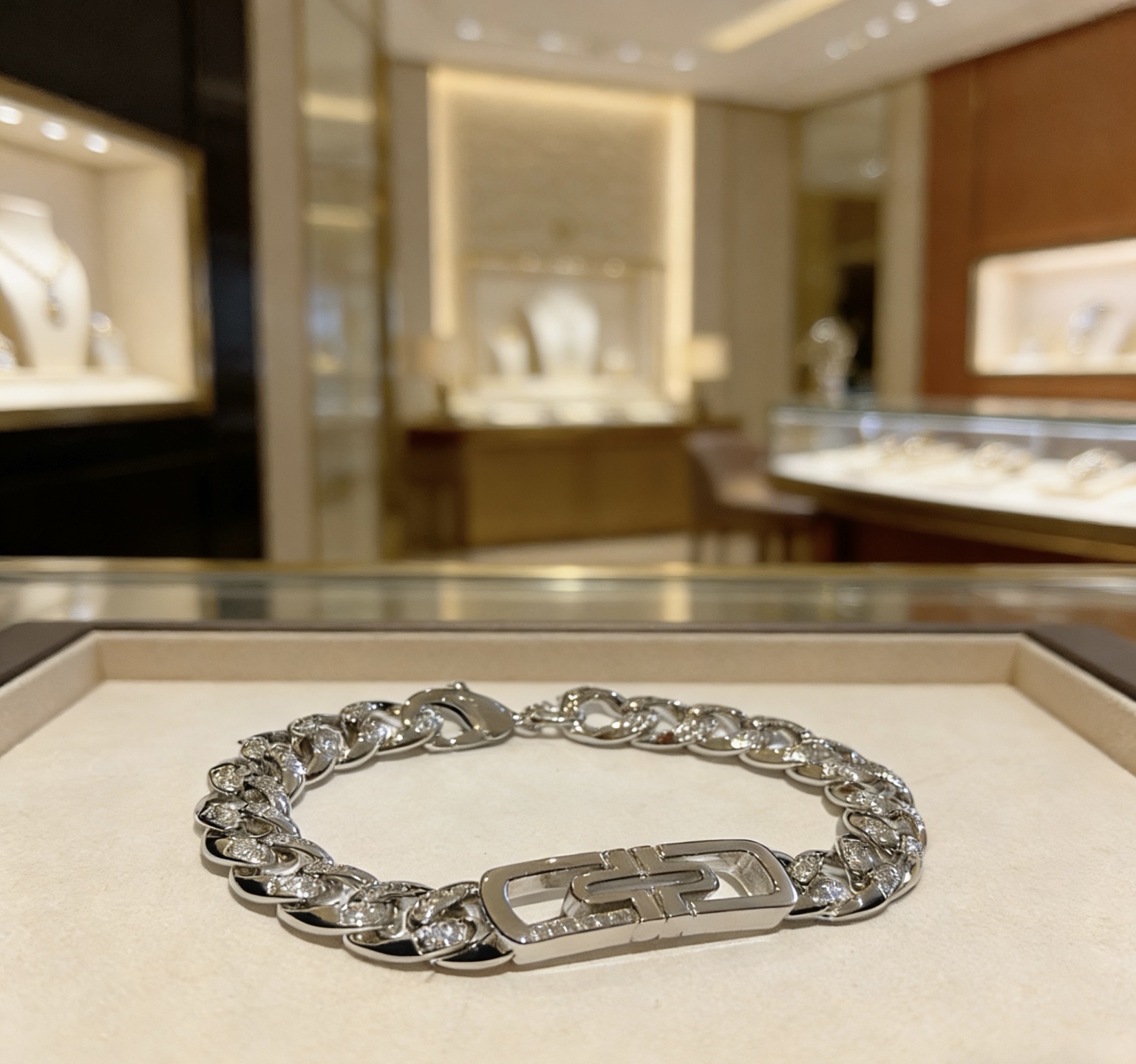 Bvlgari Parentesi bracelet Silver-toned metal with clear diamond pave 20cm