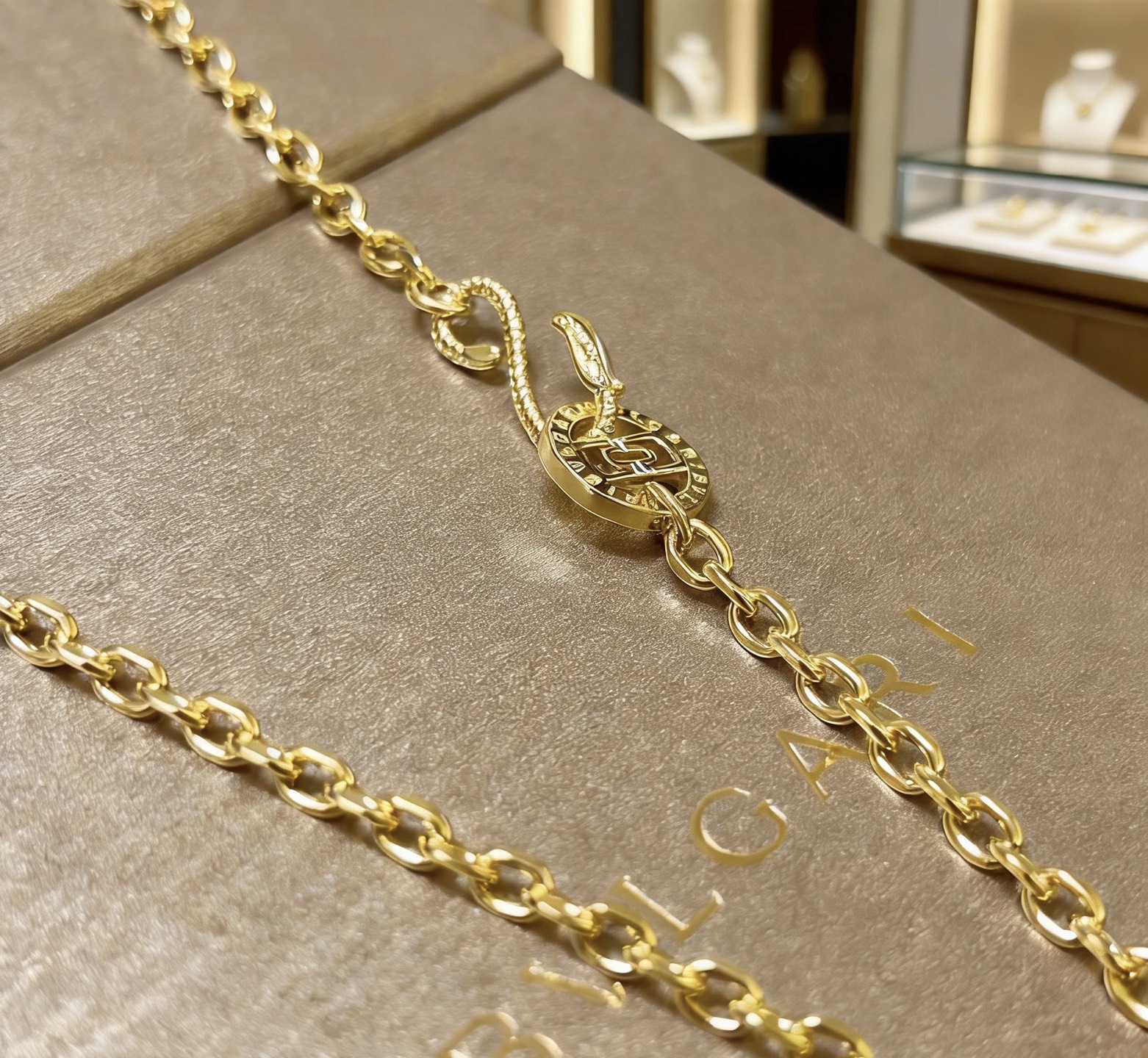 Bvlgari B zero1 necklace yellow gold with clear pave diamonds 60cm