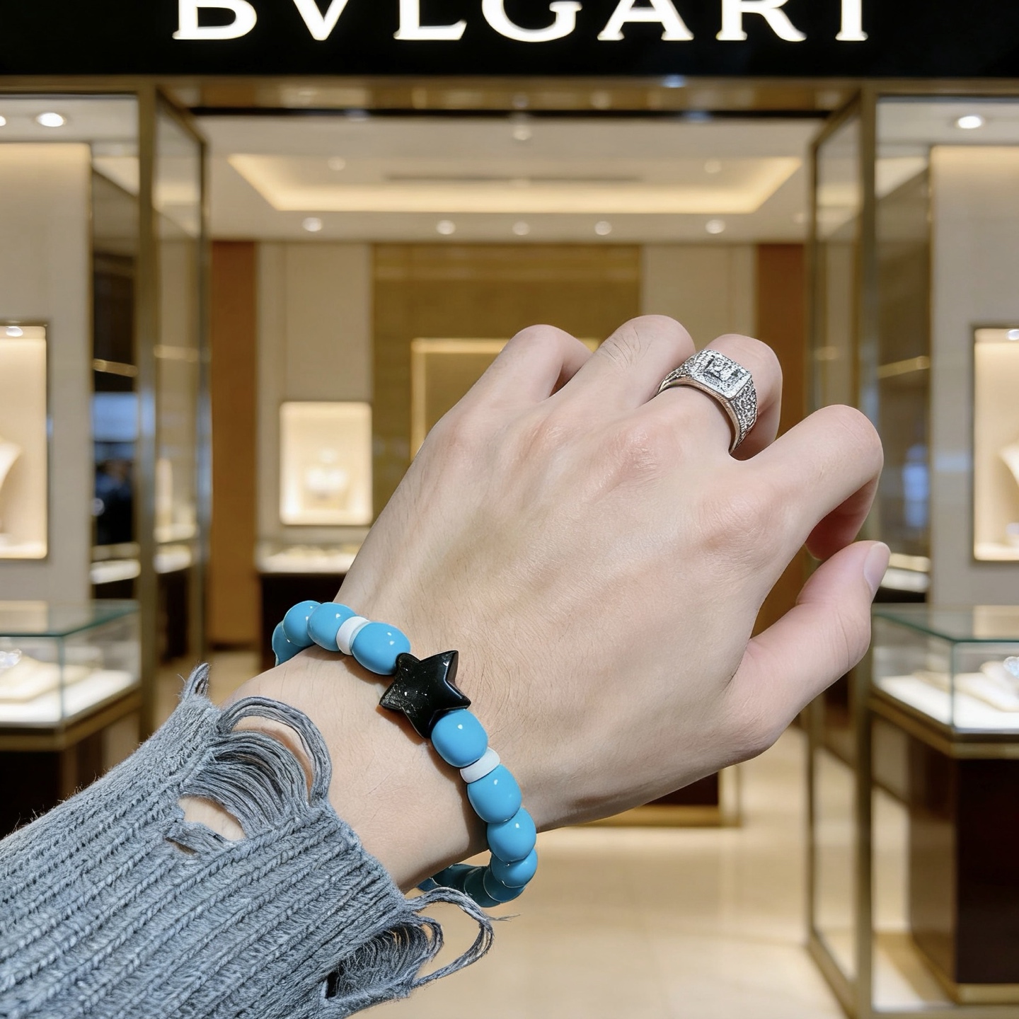 Bvlgari DIVAS DREAM bracelet light blue turquoise beads black onyx star charm white accent beads 18