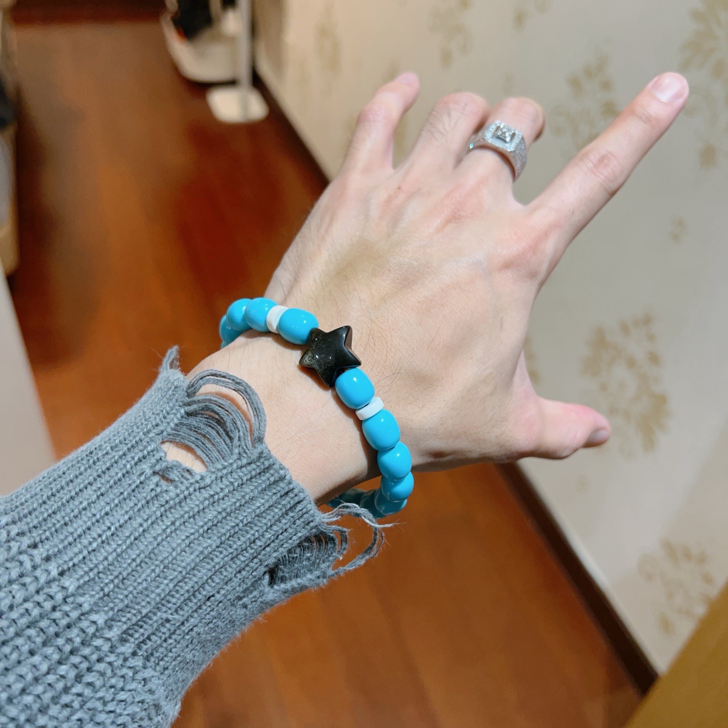 Bvlgari DIVAS DREAM bracelet light blue turquoise beads black onyx star charm white accent beads 18