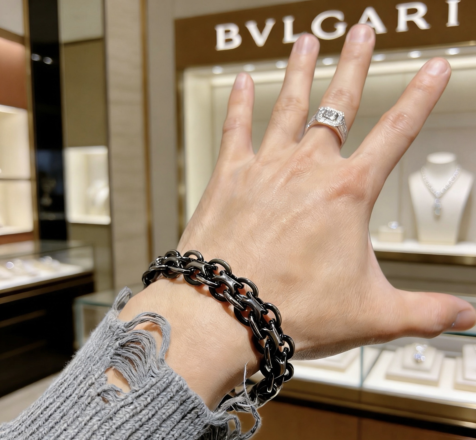 Bvlgari Divas Dream bracelet 18k white gold with black ceramic 19cm