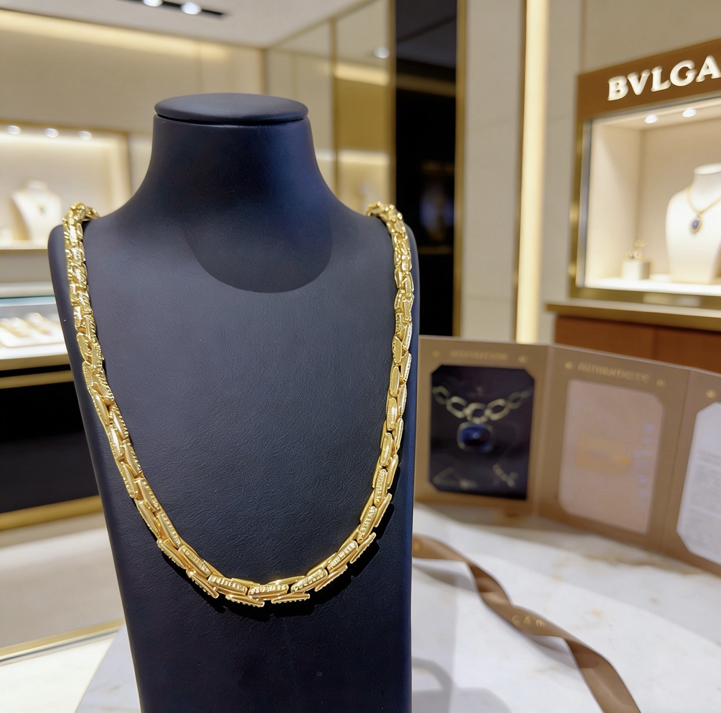 Bvlgari Bvlgari V necklace Yellow Gold 50cm