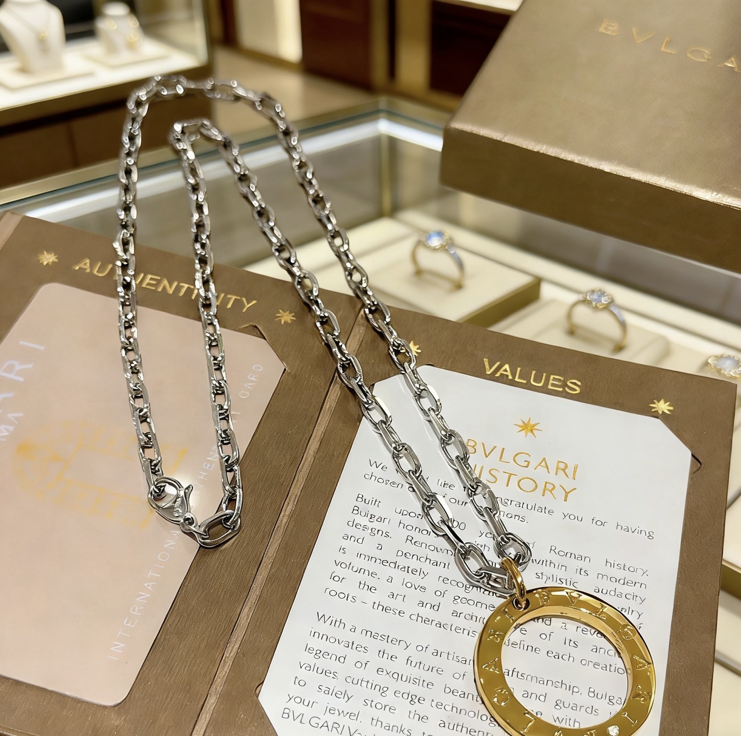 Bvlgari Bvlgari Bvlgari necklace Two-tone silver and yellow gold with diamond accent 60cm