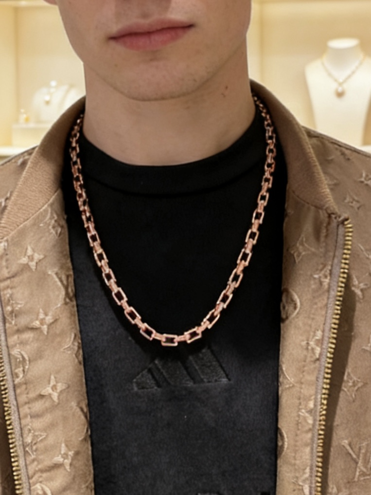 Bvlgari Bvlgari V necklace 18K rose gold with diamond accents 45cm