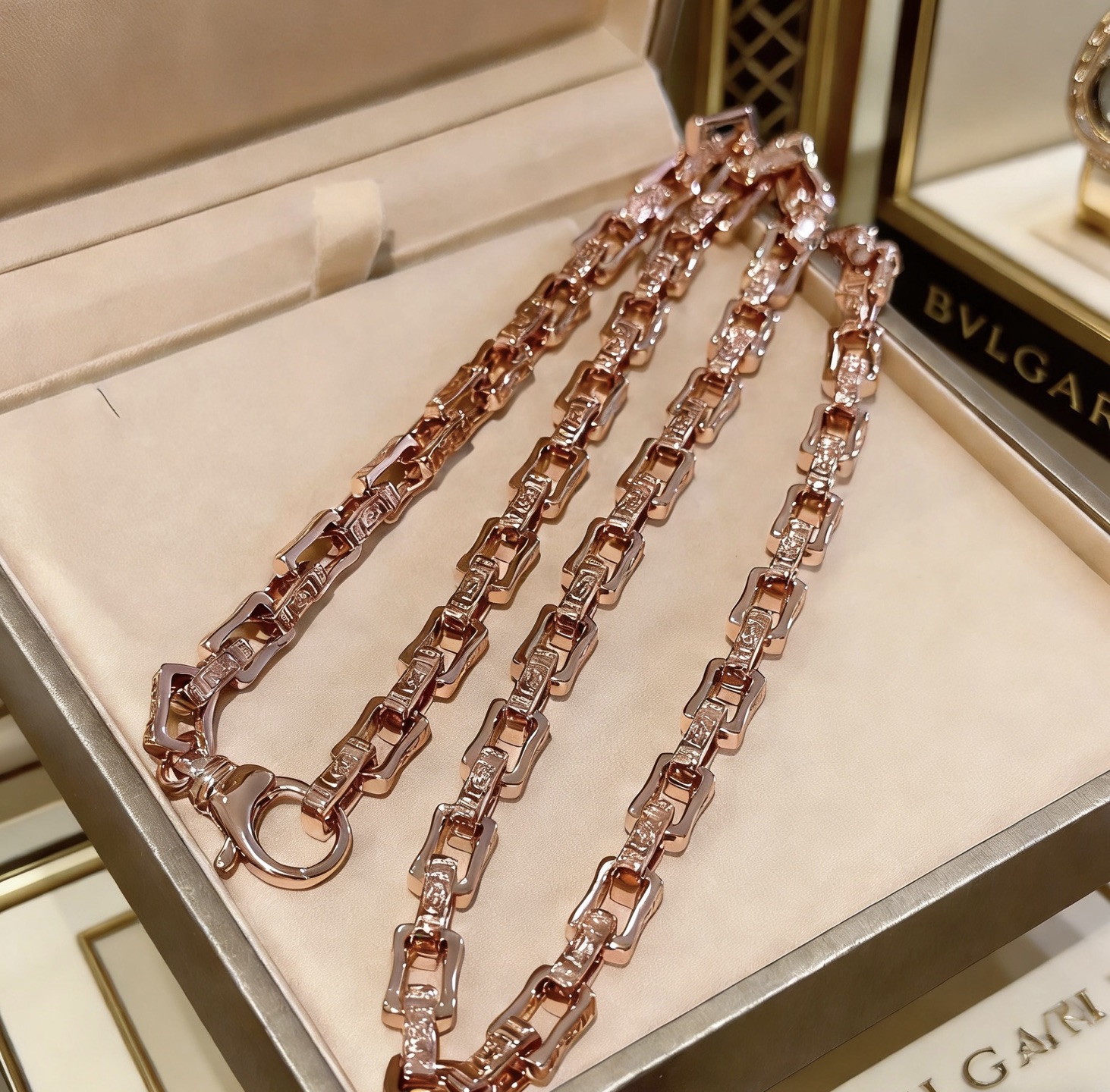 Bvlgari Bvlgari V necklace 18K rose gold with diamond accents 45cm