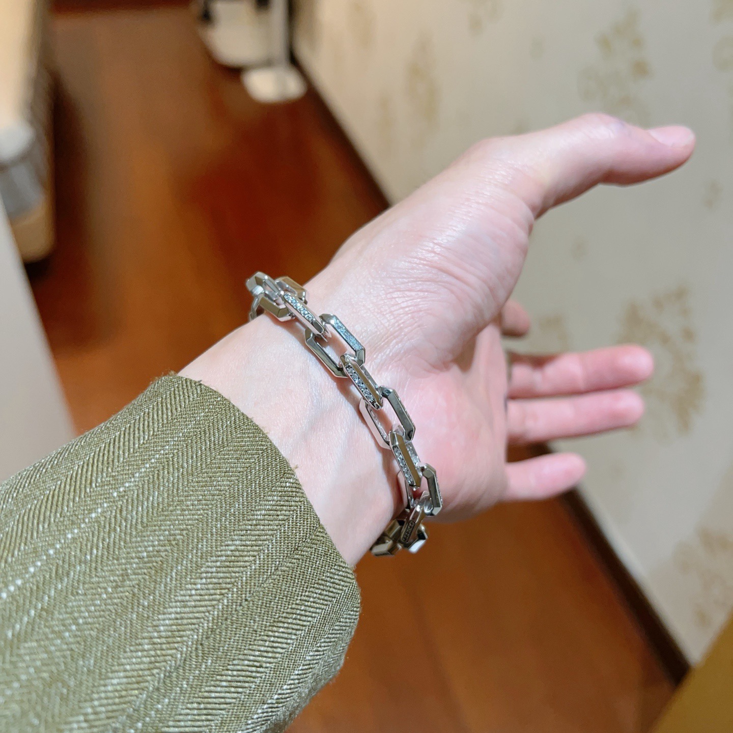 Bvlgari Bvlgari Bvlgari Chain bracelet silver-toned metal with clear diamond accents 20cm