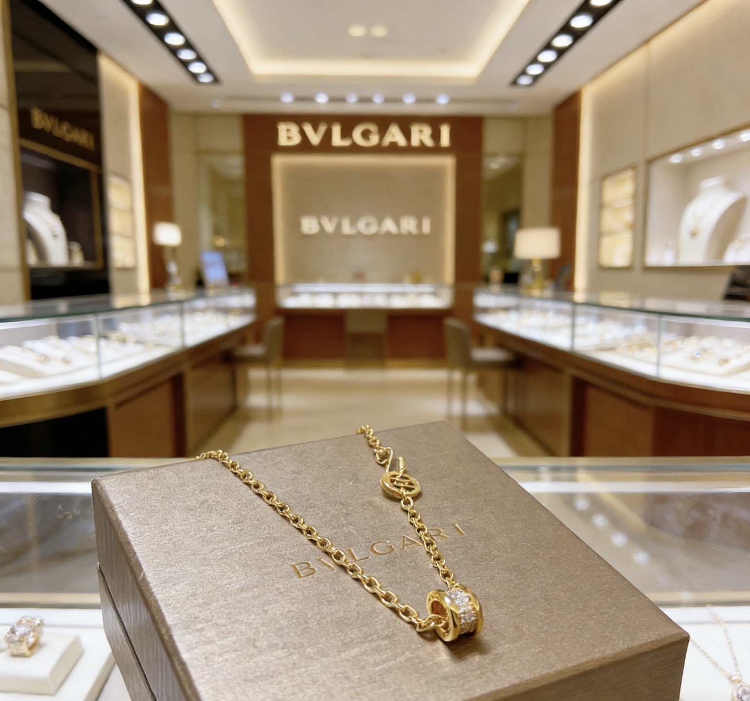 Bvlgari B zero1 necklace Yellow gold with pave diamond accents 50cm