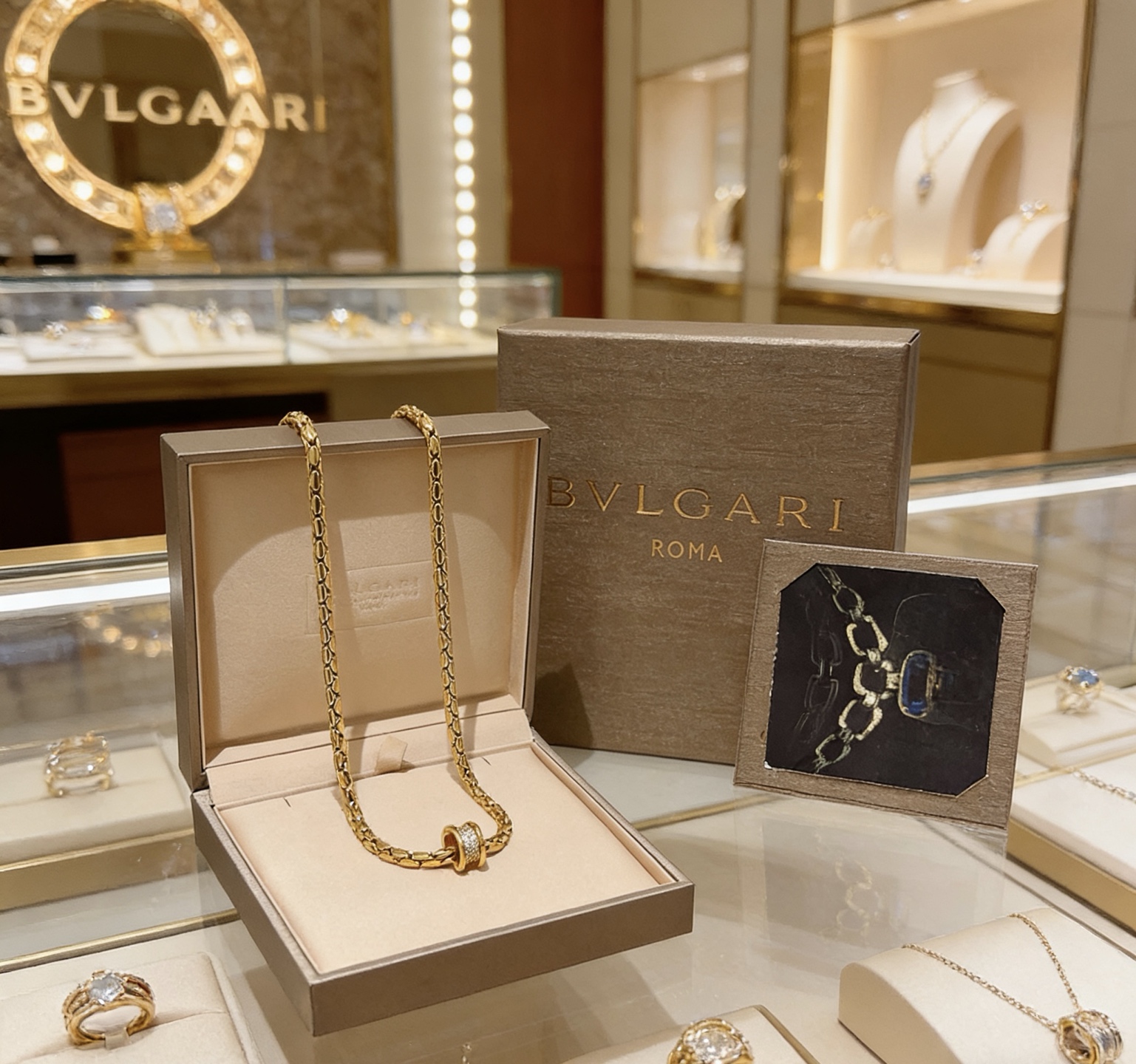 Bvlgari Bvlgari Bvlgari necklace 18k yellow gold with pave set clear diamonds 46cm