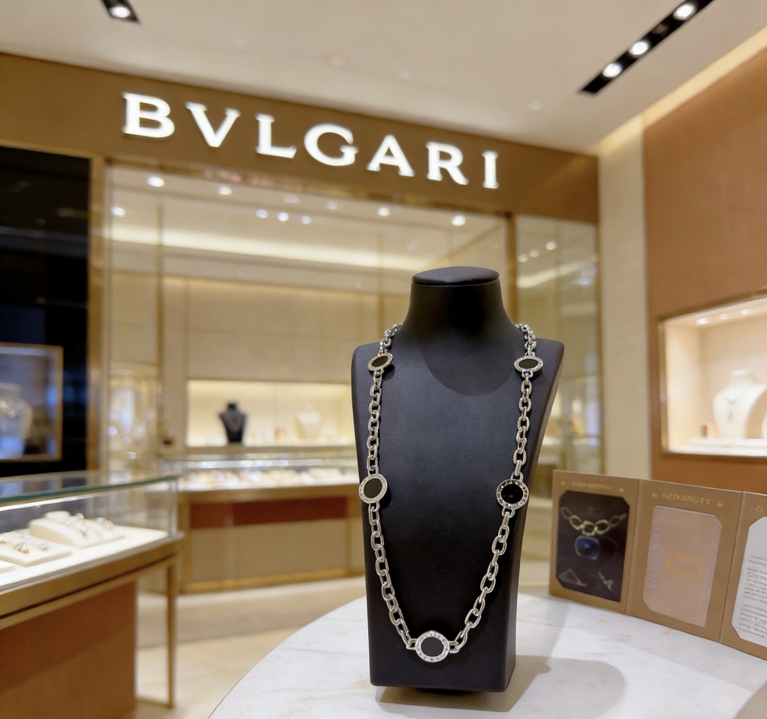 Bvlgari Bvlgari Bvlgari necklace silver-toned metal with black onyx inlays 45cm