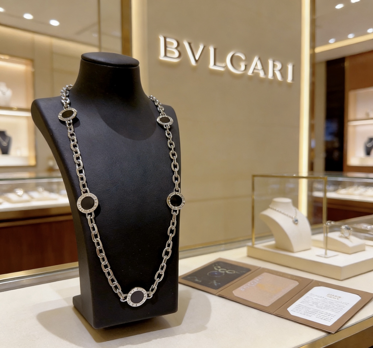 Bvlgari Bvlgari Bvlgari necklace silver-toned metal with black onyx inlays 45cm