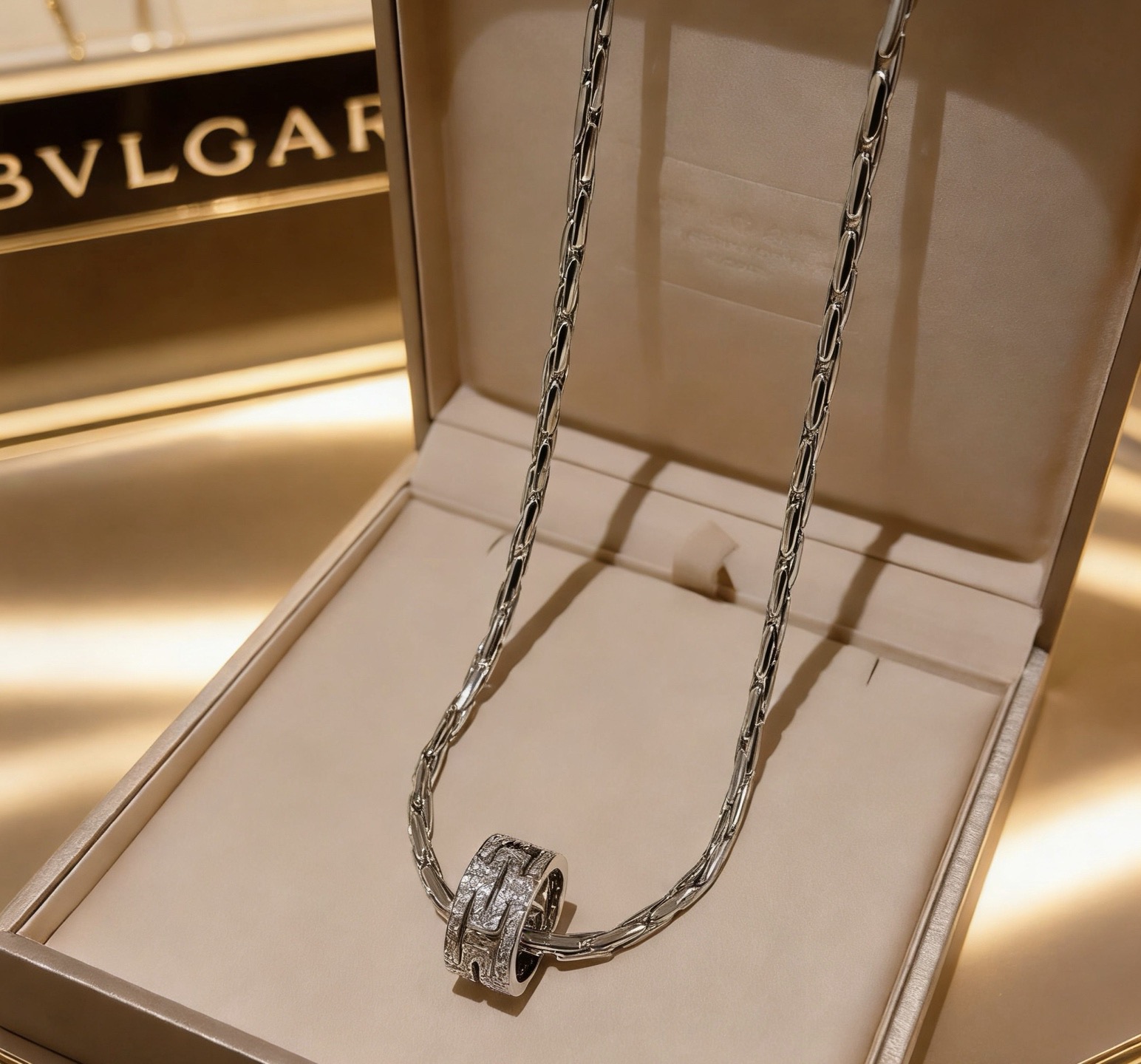 Bvlgari B zero1 necklace Silver-toned metal with pave set clear diamonds 60cm