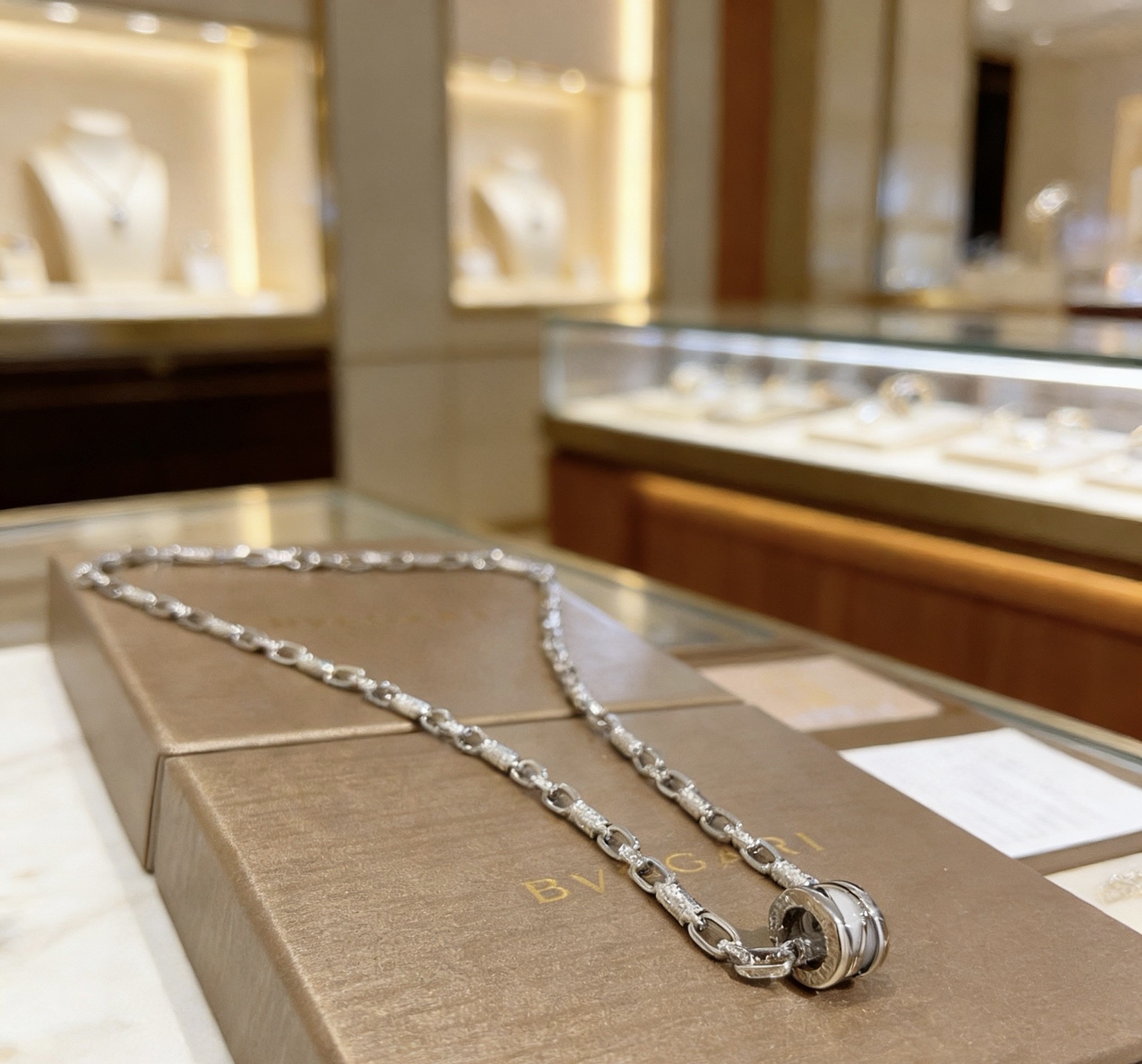 Bvlgari B zero1 necklace silver-toned metal with white ceramic accent pave diamond-embellished chain links 60cm