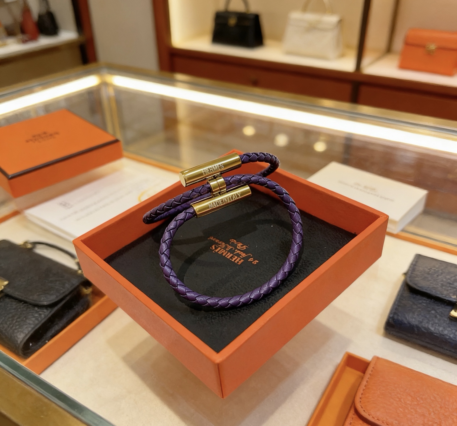 Bracelet Hermes Tournis Tresse Cuir tressé violet avec garniture en métal doré T3 19cm double tour