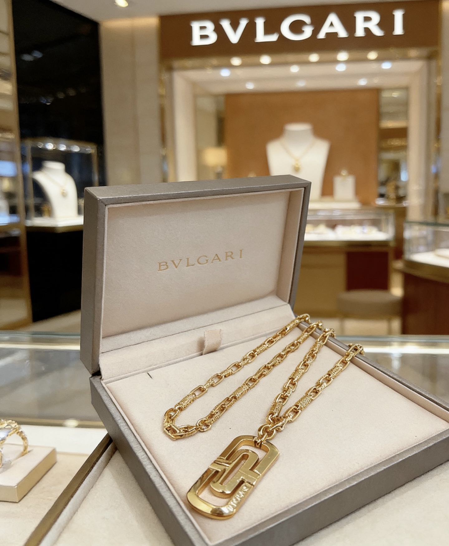 Bvlgari Parentesi necklace 18K yellow gold 60cm