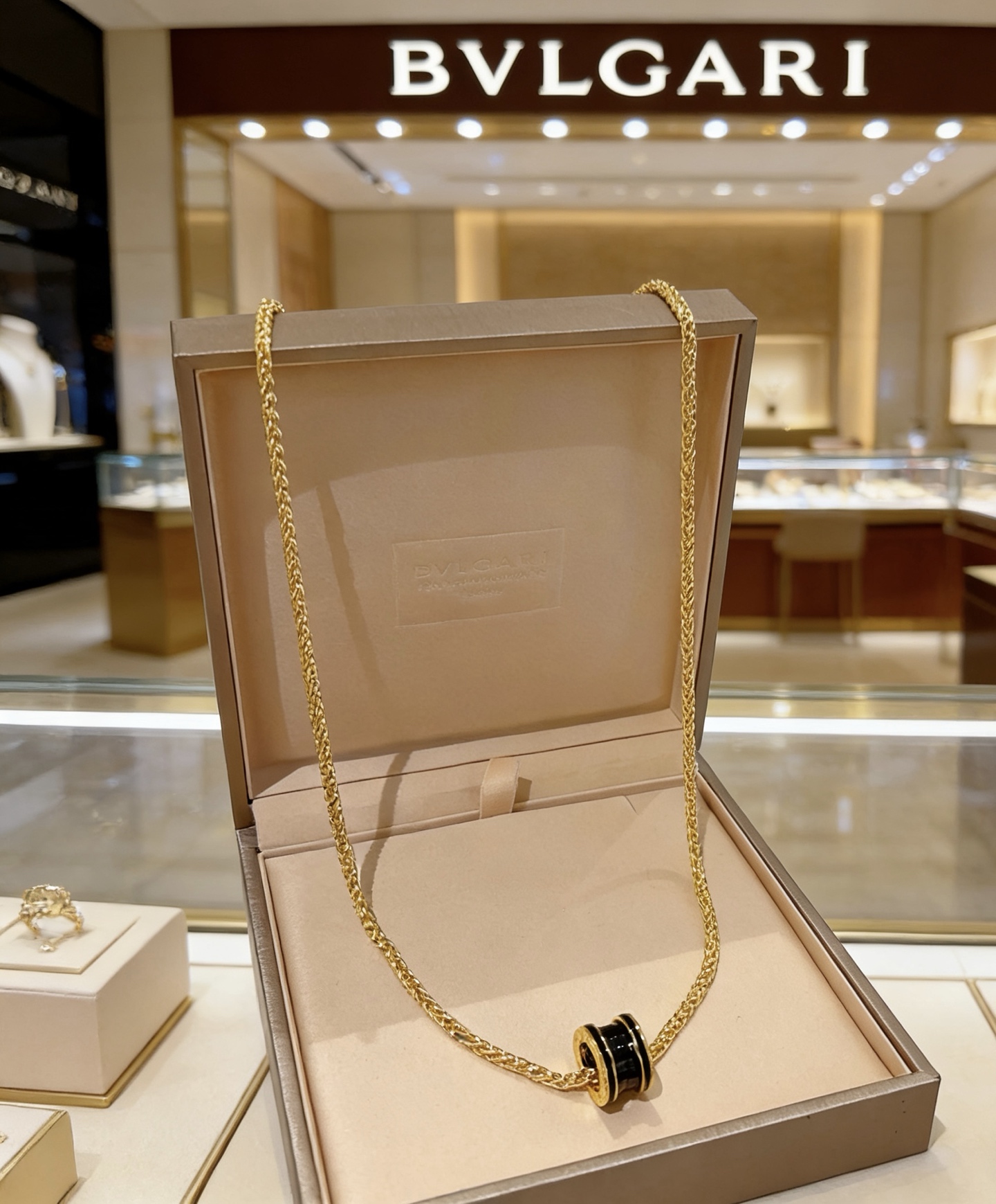 Bvlgari B zero1 necklace Yellow gold with black ceramic 60cm